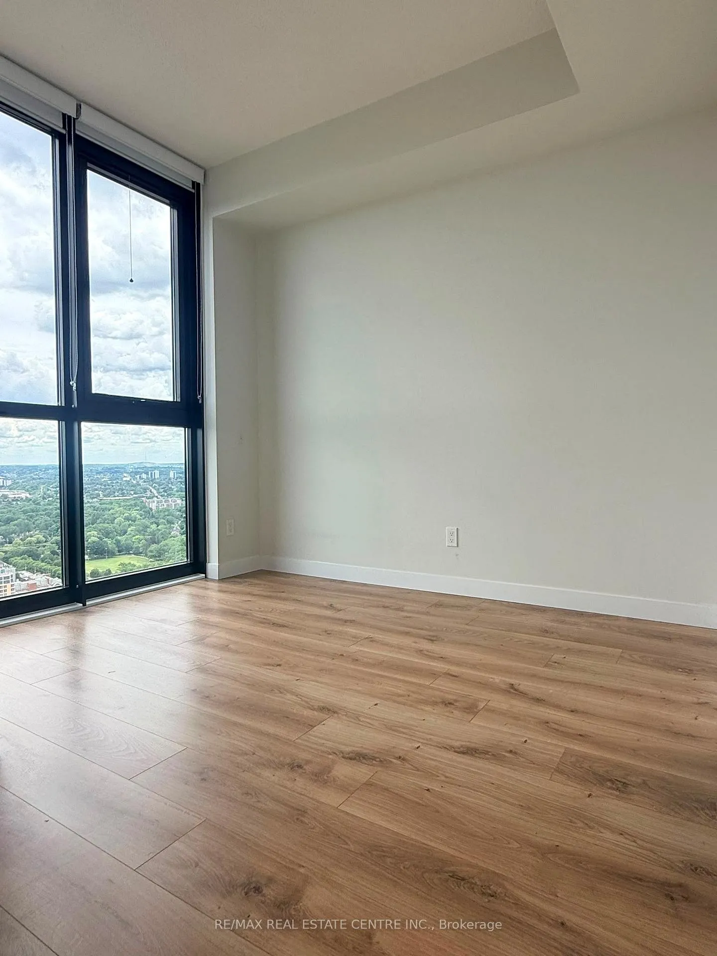 Photo 10 of Unit 3514, 60 Frederick Street, Kitchener, City Commercial Core — HOMEH