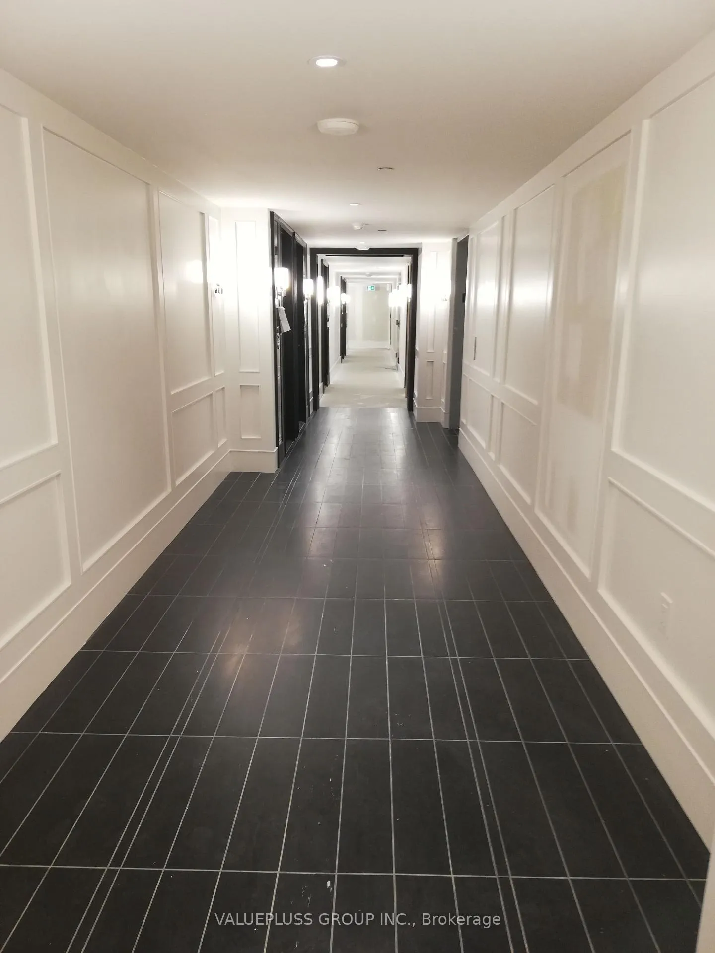 Photo 8 of Unit 601, 955 Bay Street, Toronto, Bay Street Corridor — HOMEH