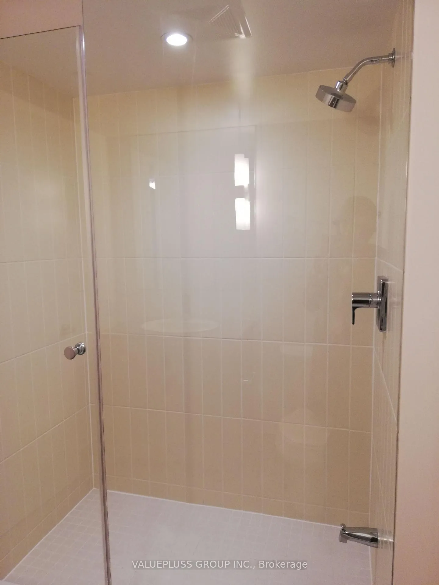 Photo 10 of Unit 601, 955 Bay Street, Toronto, Bay Street Corridor — HOMEH