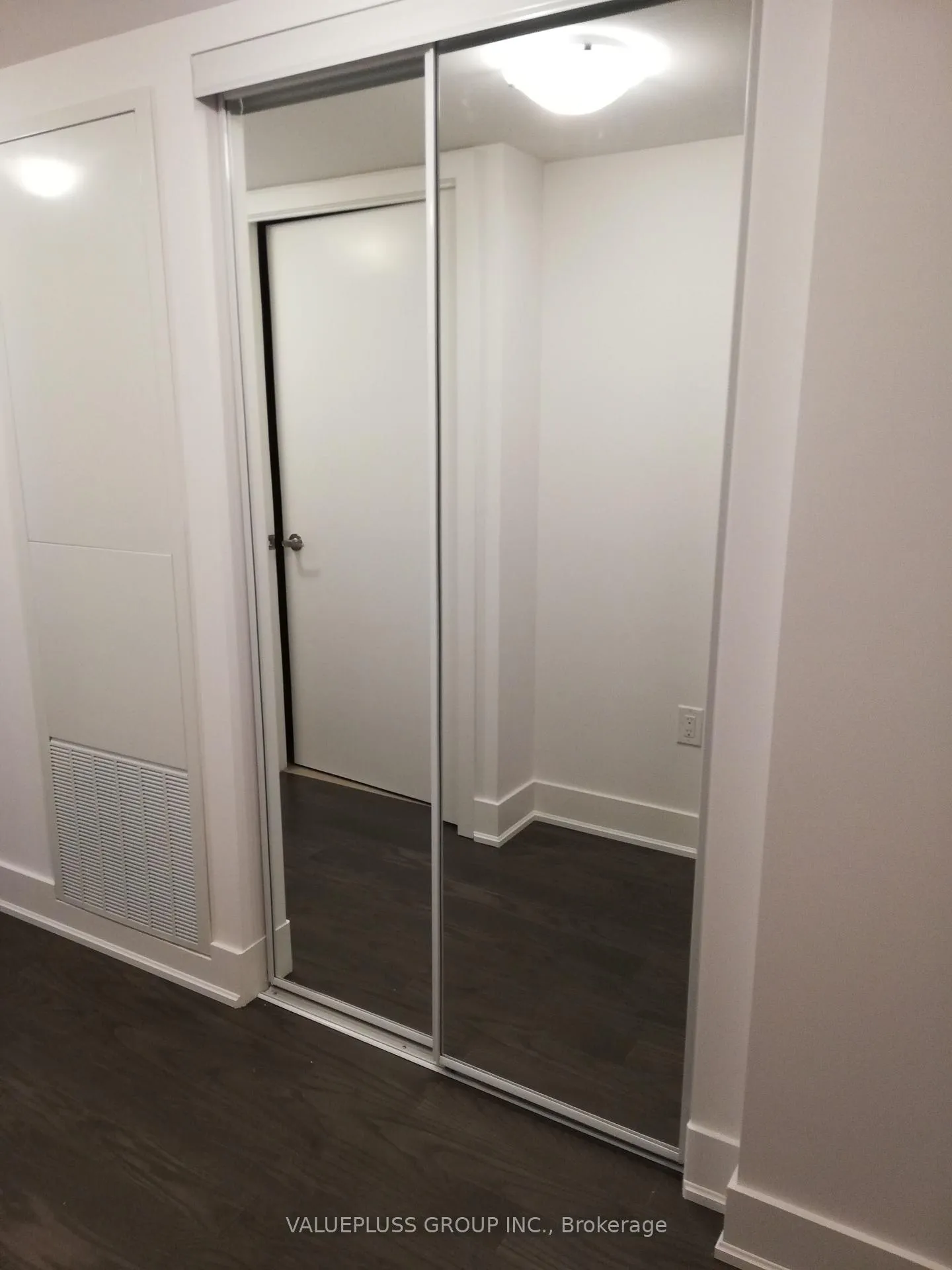 Photo 13 of Unit 601, 955 Bay Street, Toronto, Bay Street Corridor — HOMEH