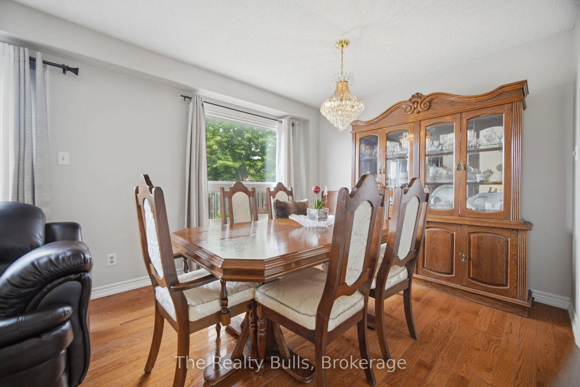 Photo 7 of 38 Thorntree Crescent, Brampton, Fletcher's Creek South — HOMEH