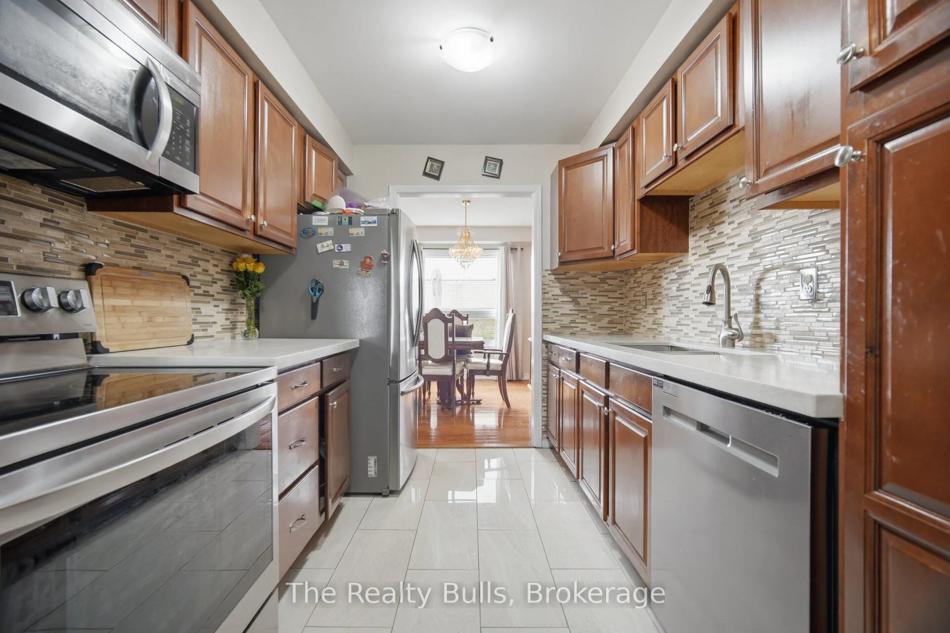 Photo 8 of 38 Thorntree Crescent, Brampton, Fletcher's Creek South — HOMEH