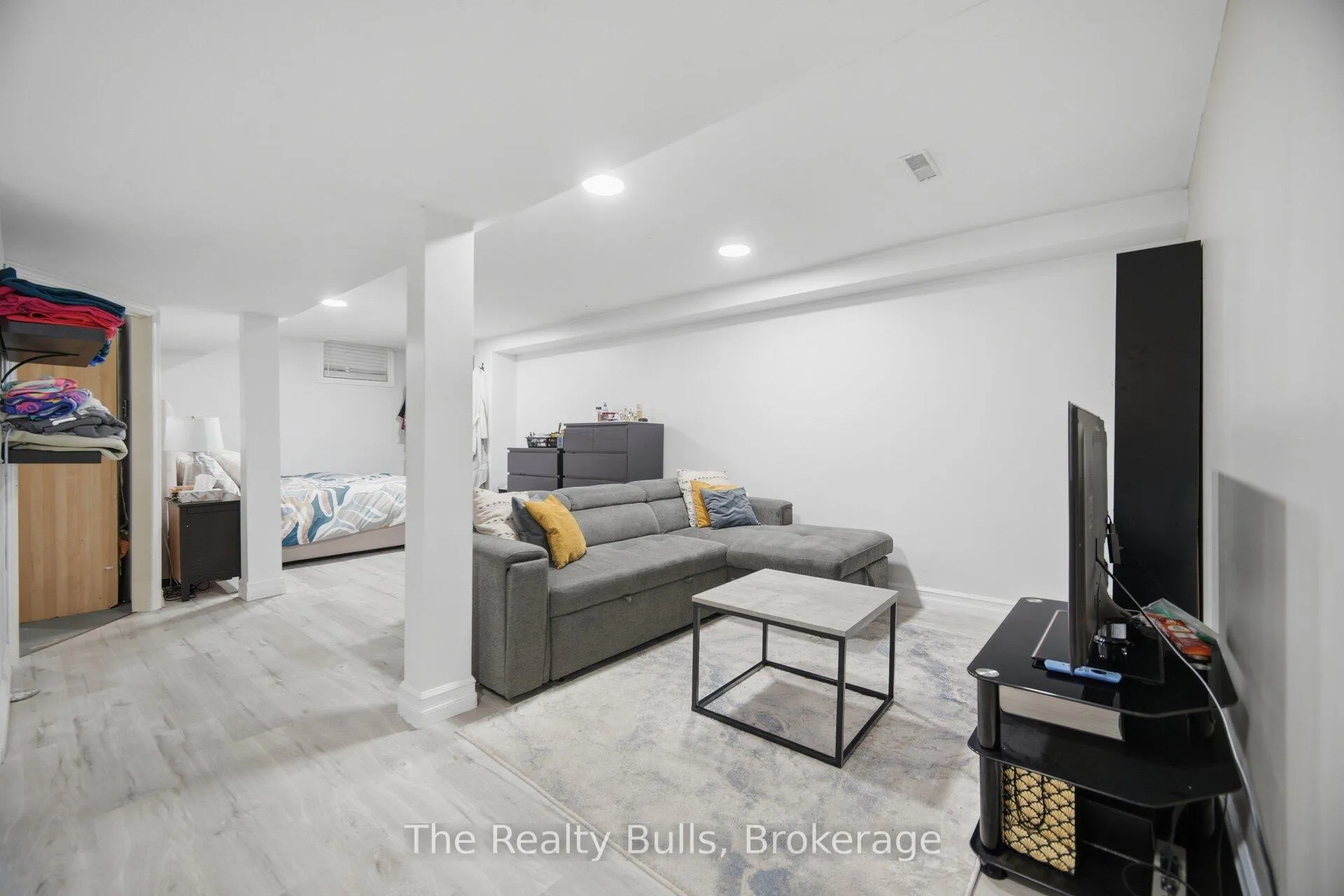 Photo 24 of 38 Thorntree Crescent, Brampton, Fletcher's Creek South — HOMEH