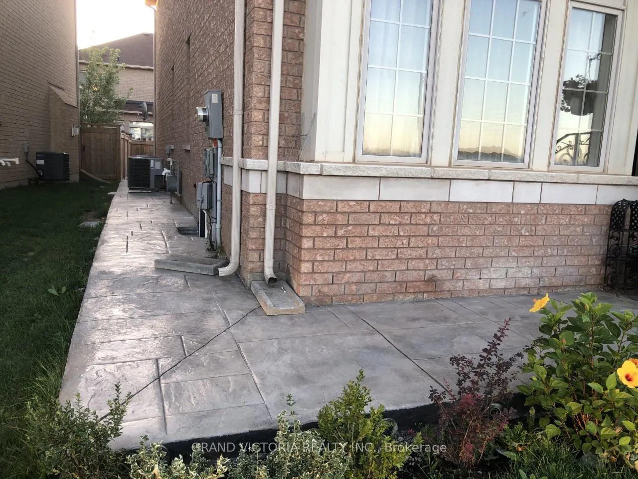 Photo 5 of Lower 185 Skinner Road, Hamilton, Waterdown — HOMEH