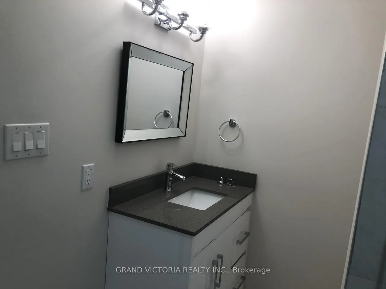 Photo 15 of Lower 185 Skinner Road, Hamilton, Waterdown — HOMEH