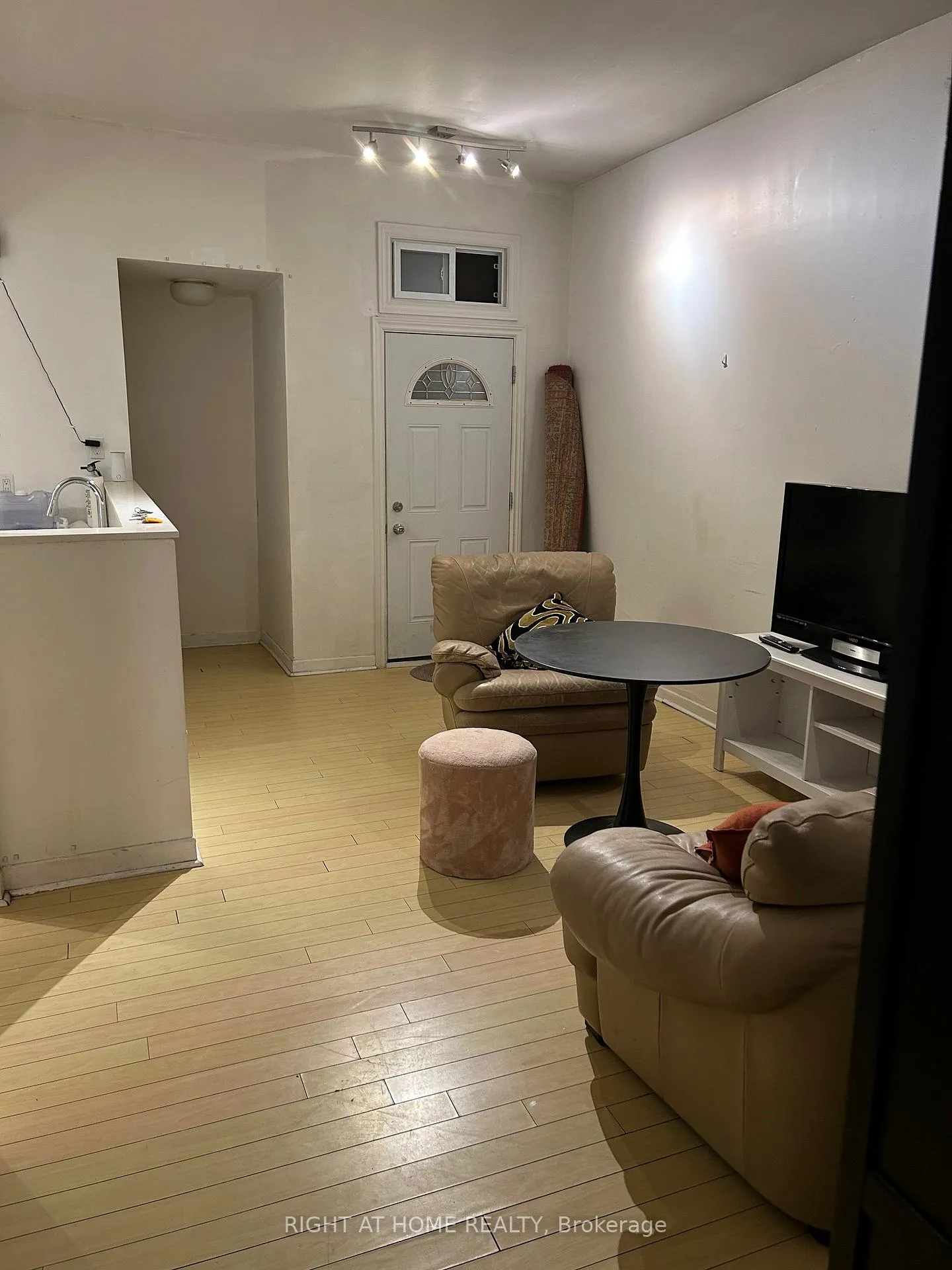 Photo 4 of Unit B, 210 Mccaul Street, Toronto, Kensington-Chinatown — HOMEH
