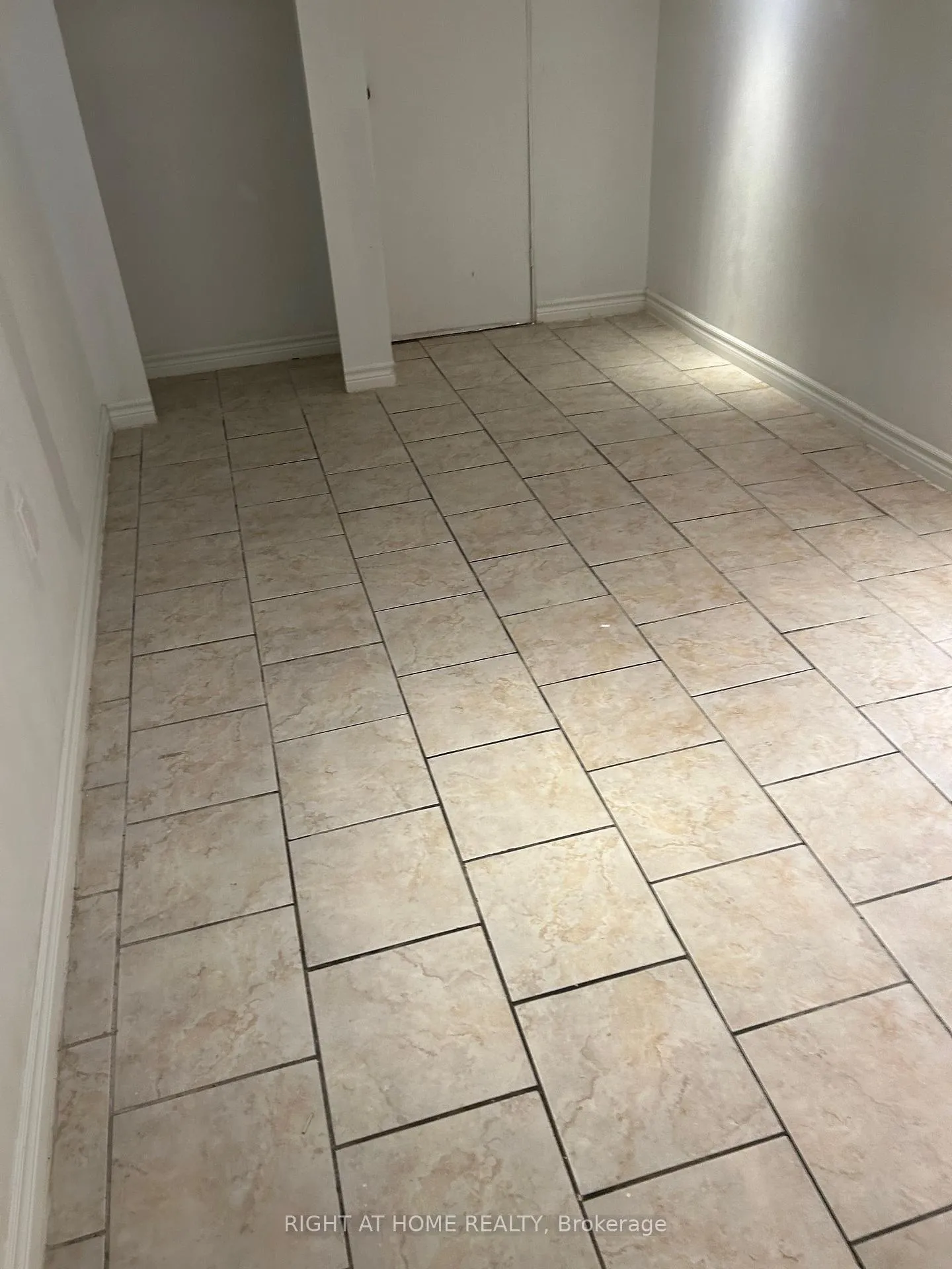 Photo 16 of Unit B, 210 Mccaul Street, Toronto, Kensington-Chinatown — HOMEH