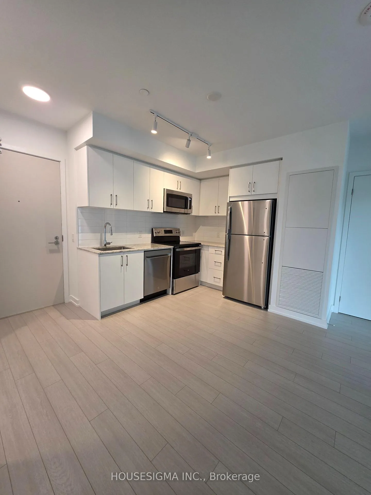 Photo 2 of Unit 607, 4010 Eglinton Avenue W, Etobicoke, Humber Heights — HOMEH