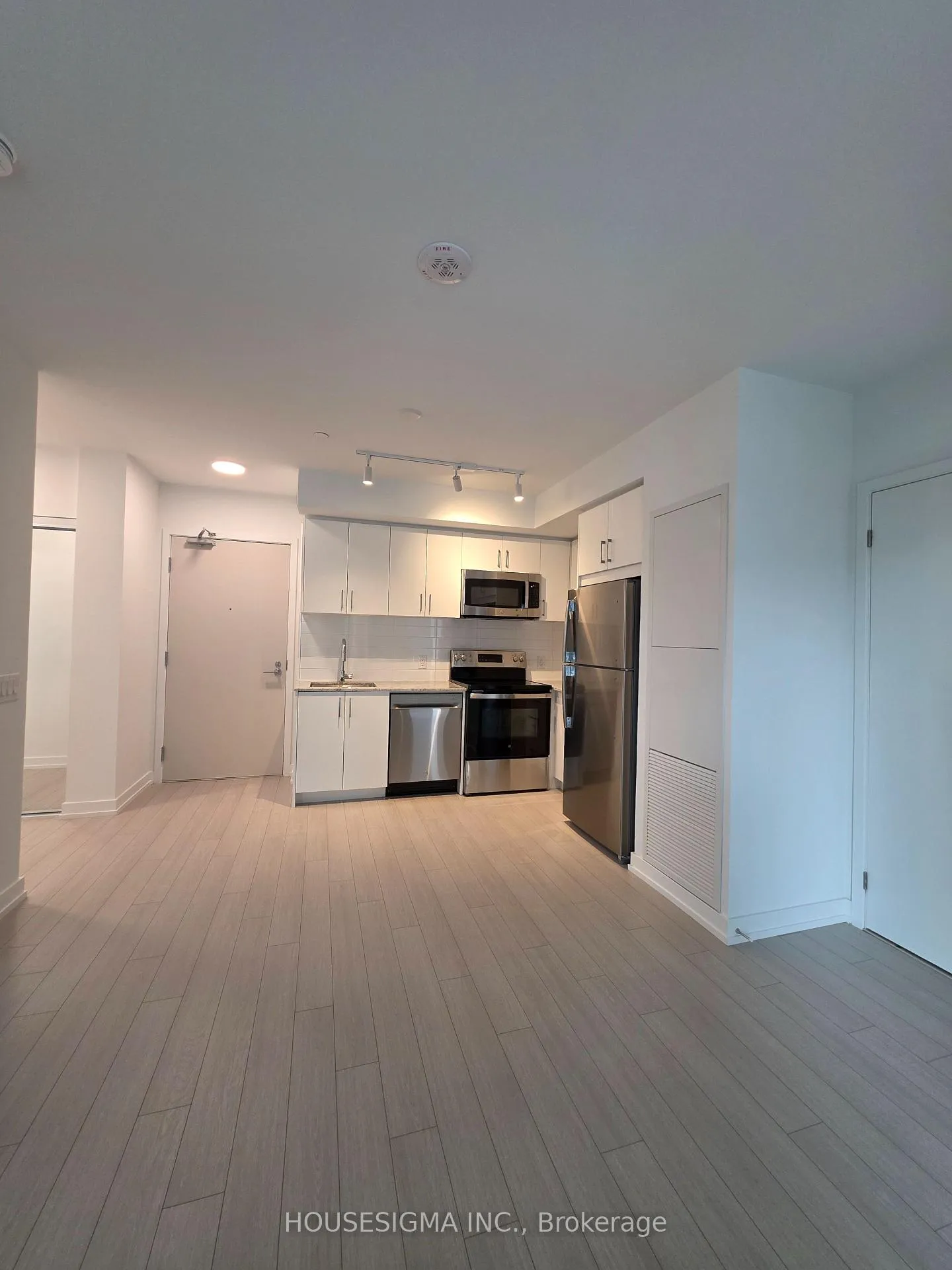 Photo 11 of Unit 607, 4010 Eglinton Avenue W, Etobicoke, Humber Heights — HOMEH