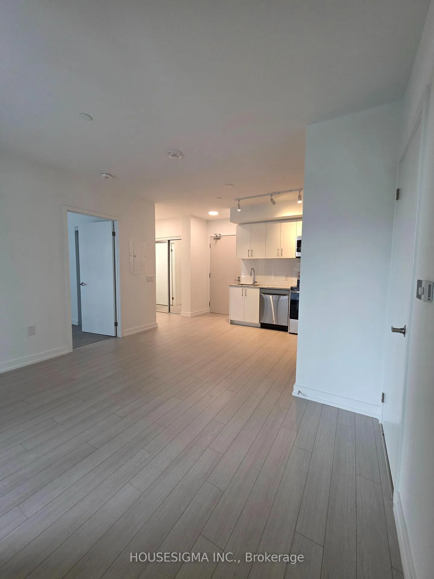 Photo 15 of Unit 607, 4010 Eglinton Avenue W, Etobicoke, Humber Heights — HOMEH