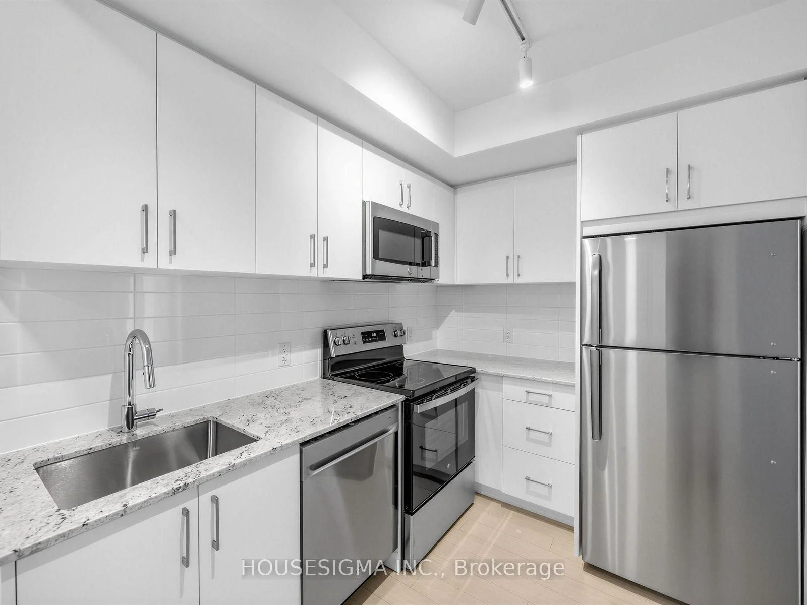 Photo 41 of Unit 607, 4010 Eglinton Avenue W, Etobicoke, Humber Heights — HOMEH