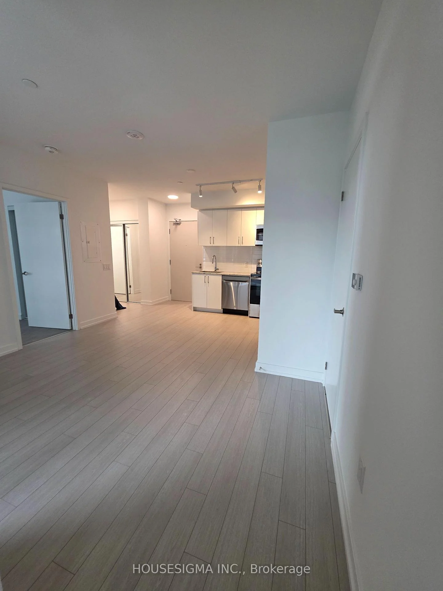 Photo 44 of Unit 607, 4010 Eglinton Avenue W, Etobicoke, Humber Heights — HOMEH