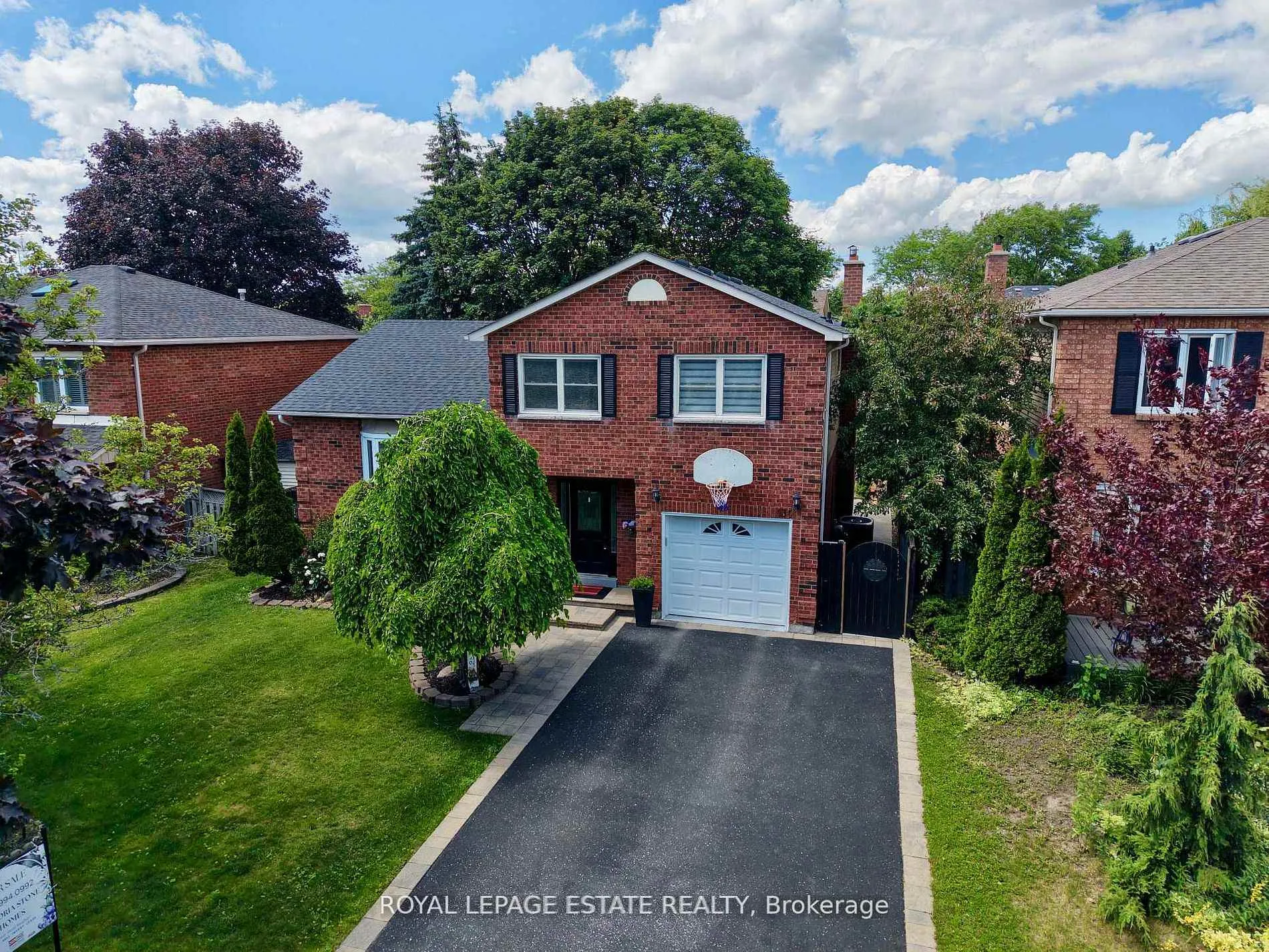Photo 30 of 130 William Stephenson Drive, Whitby, Blue Grass Meadows — HOMEH