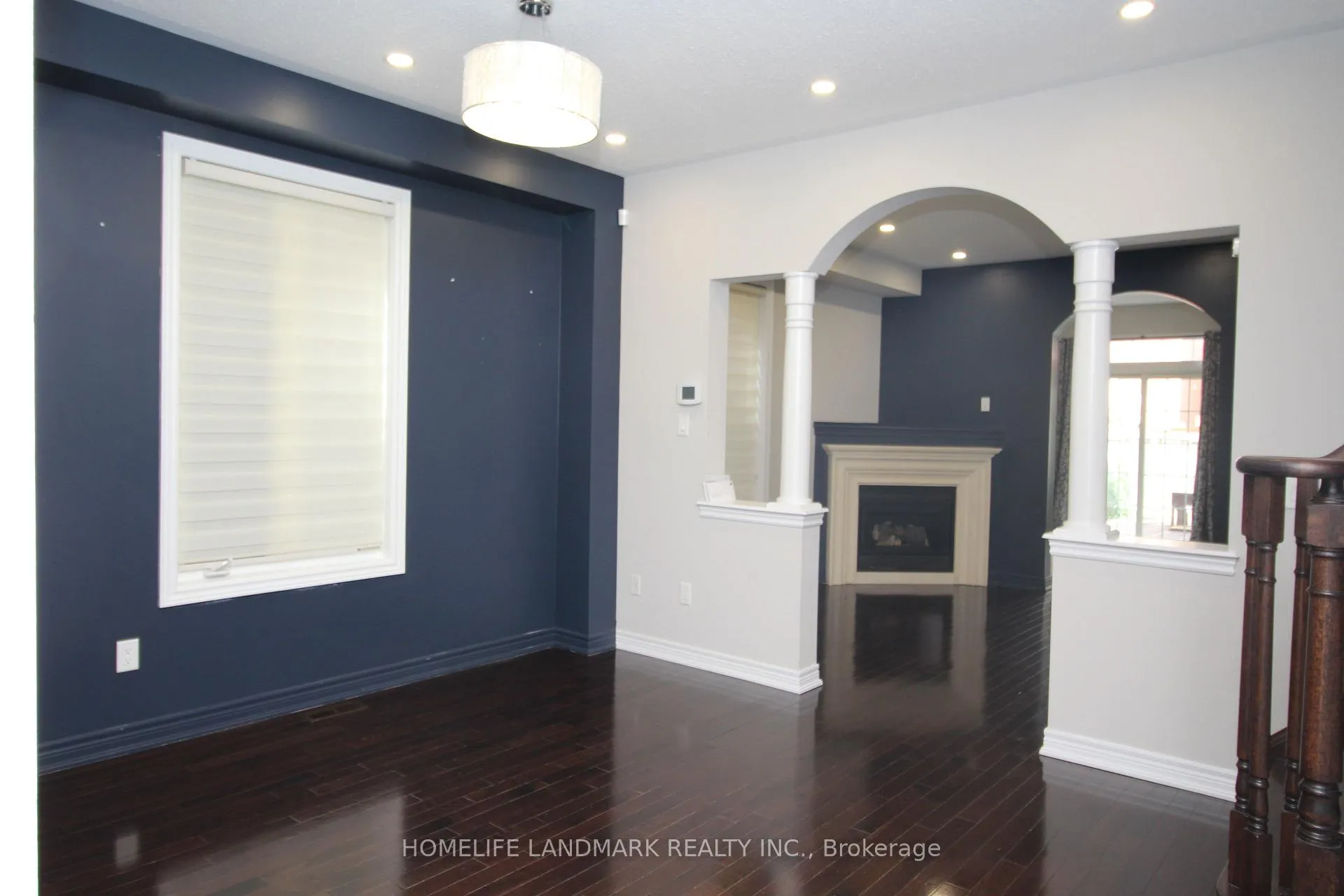 Photo 6 of 404 Lady Nadia Drive E, Vaughan, Patterson — HOMEH