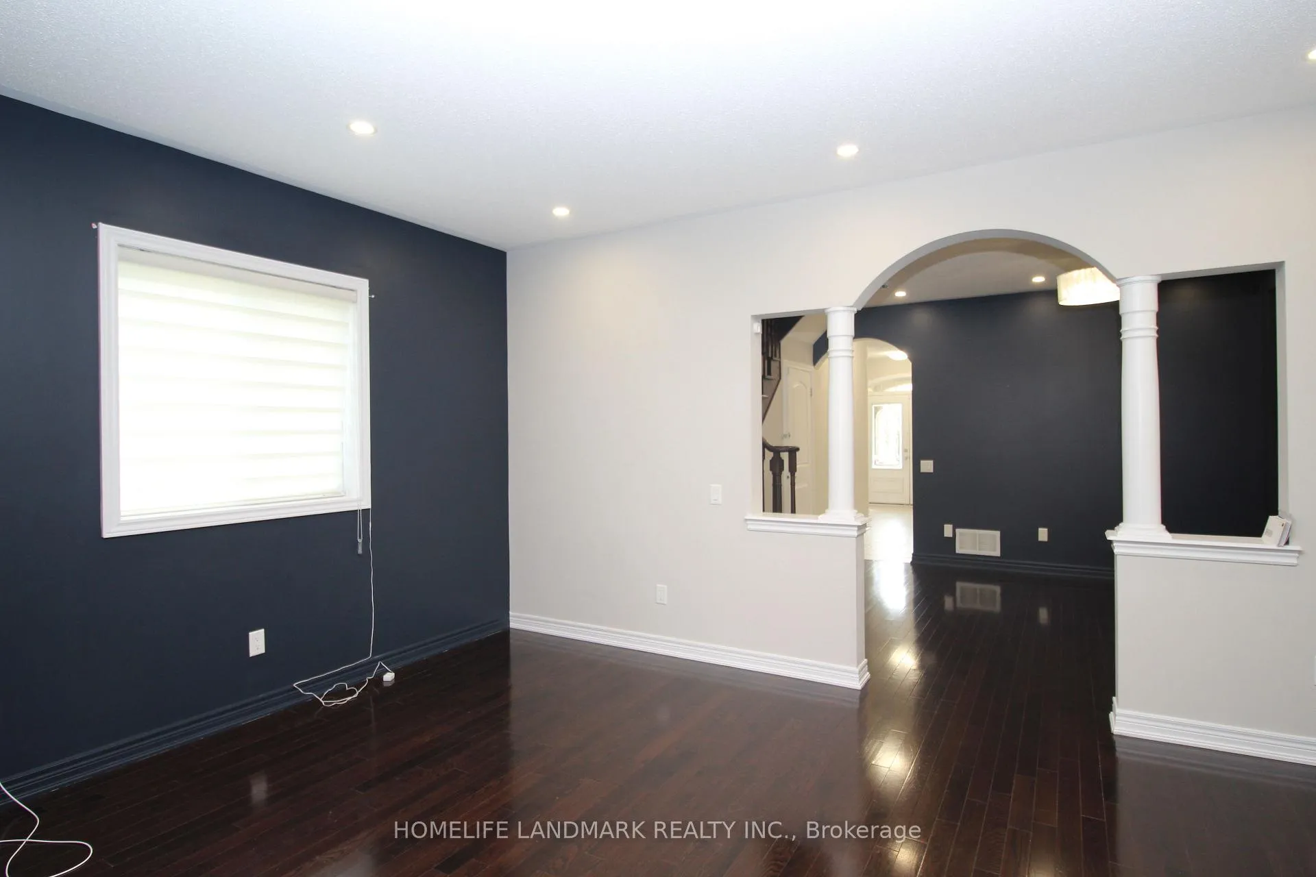 Photo 8 of 404 Lady Nadia Drive E, Vaughan, Patterson — HOMEH