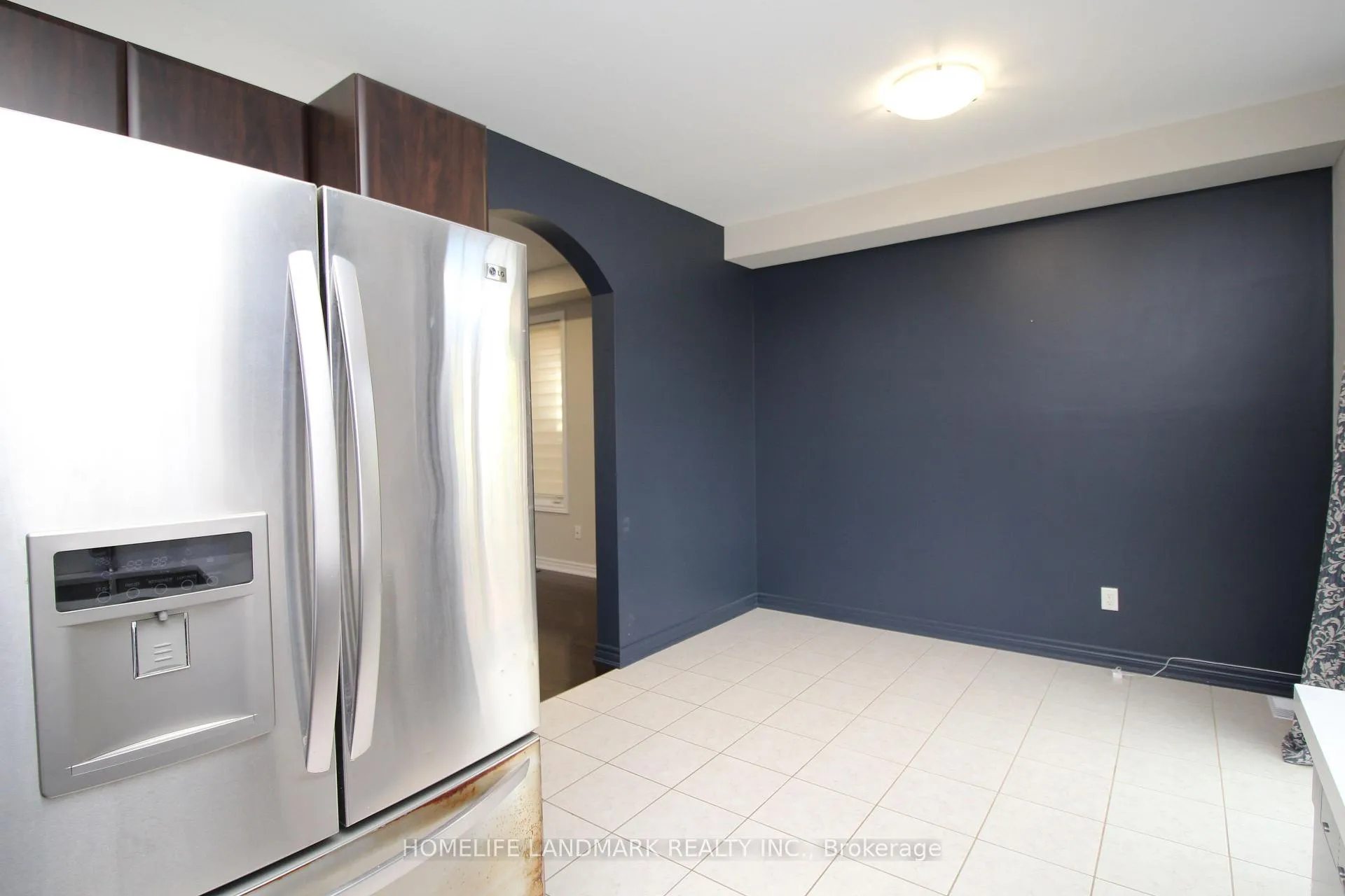 Photo 10 of 404 Lady Nadia Drive E, Vaughan, Patterson — HOMEH