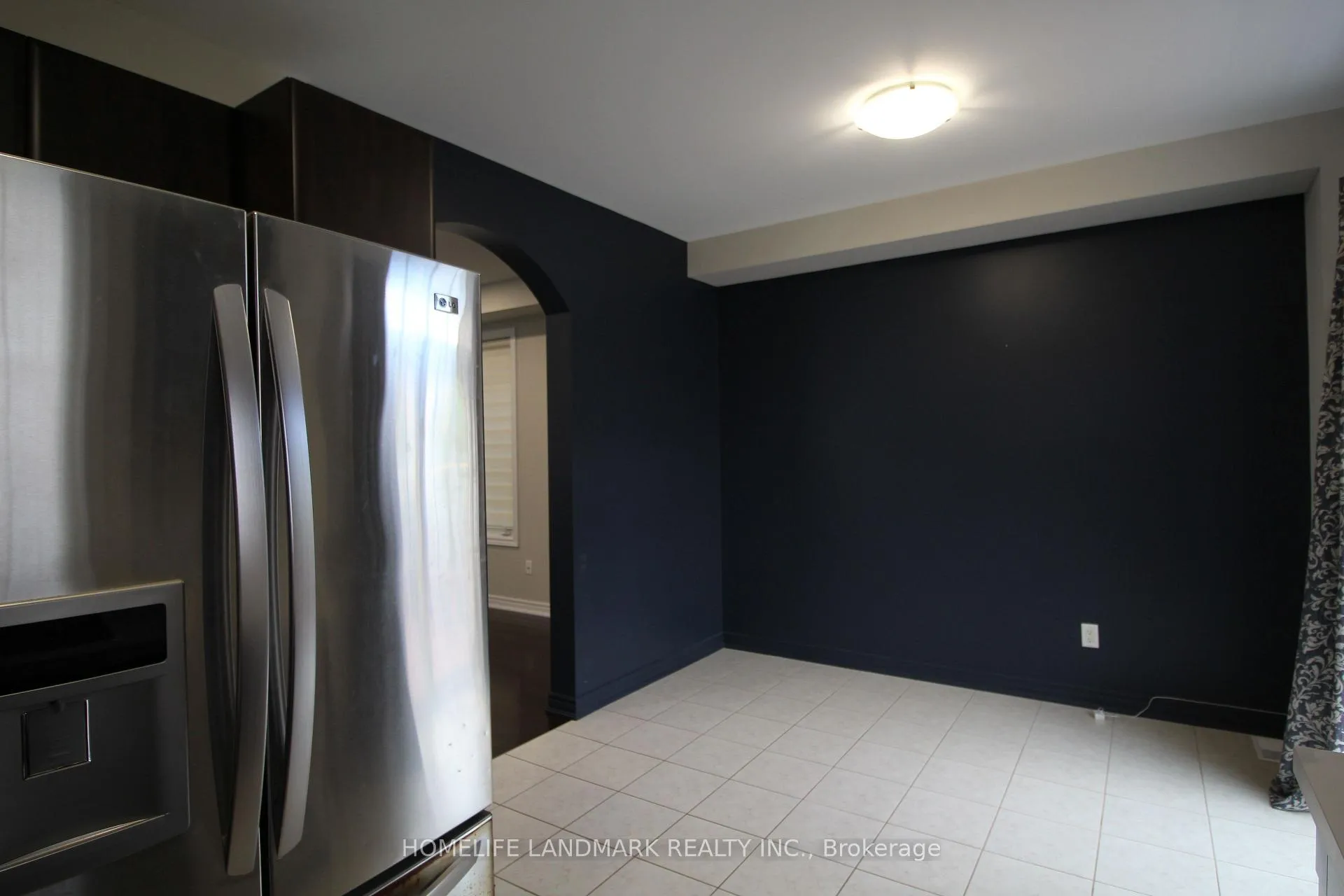 Photo 11 of 404 Lady Nadia Drive E, Vaughan, Patterson — HOMEH