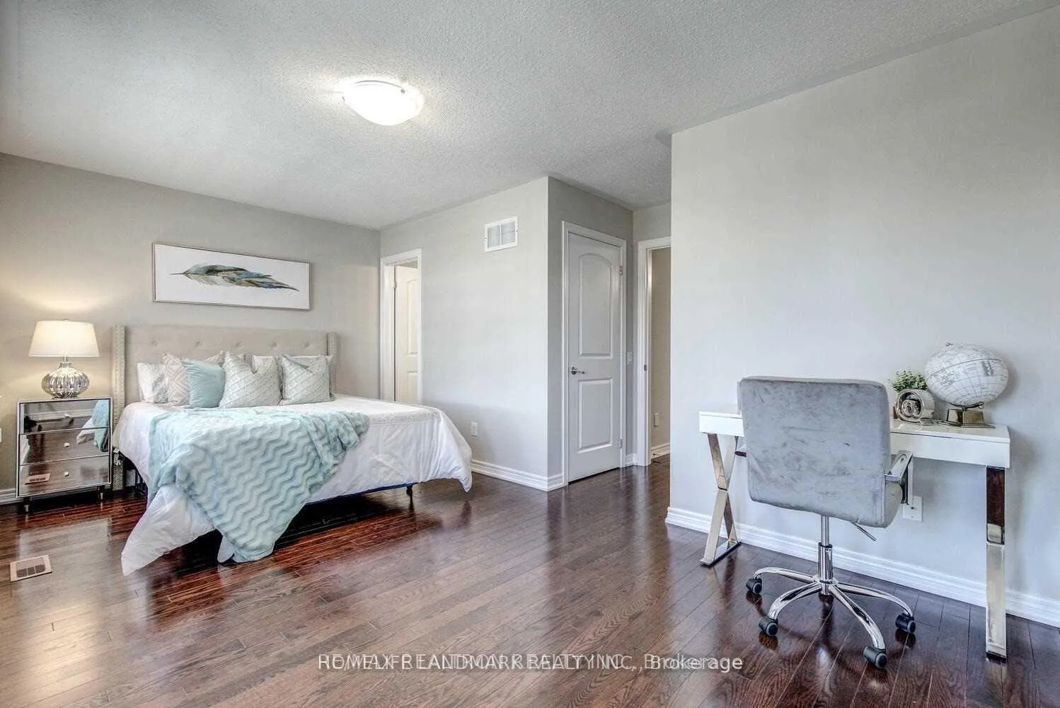Photo 13 of 404 Lady Nadia Drive E, Vaughan, Patterson — HOMEH