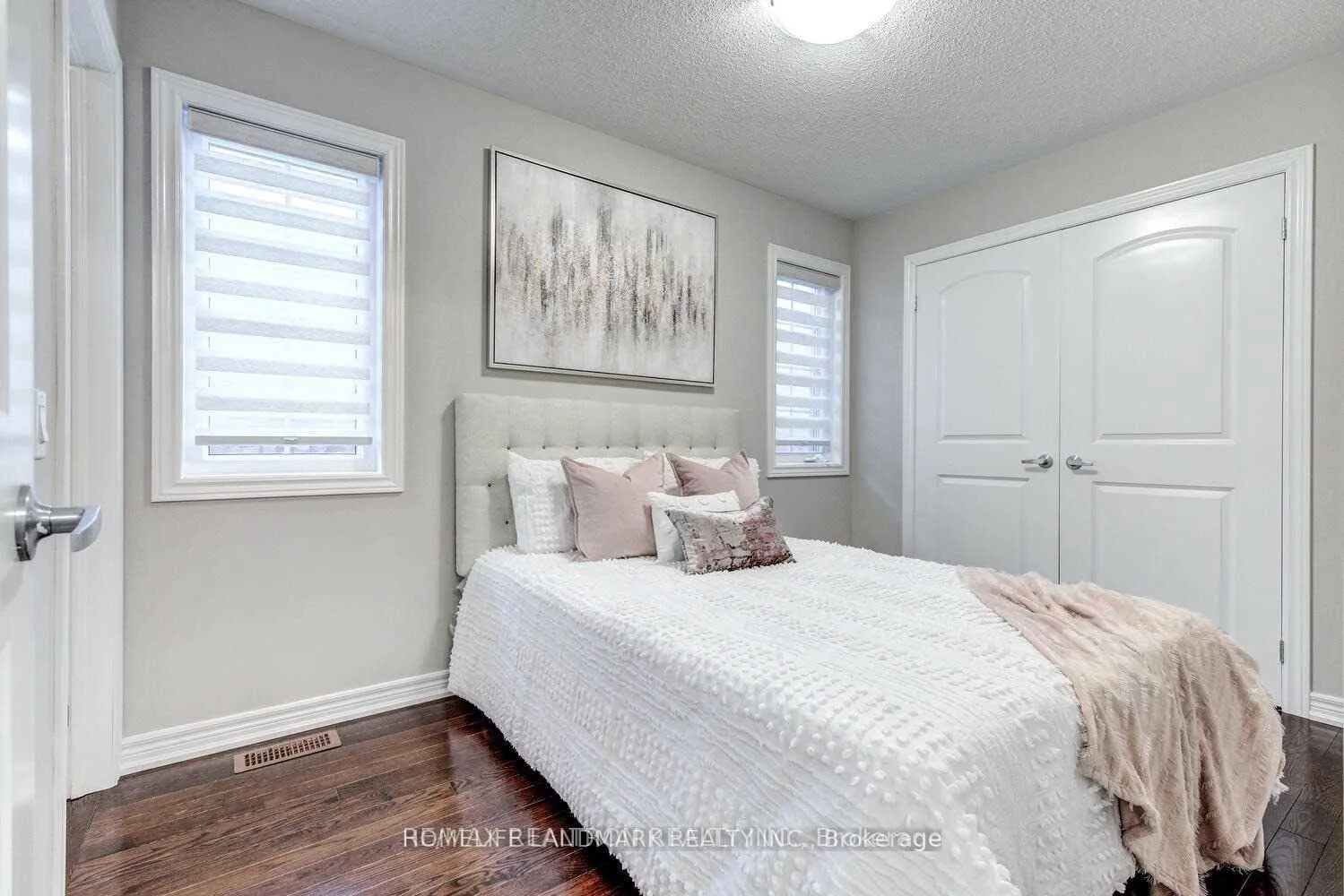 Photo 18 of 404 Lady Nadia Drive E, Vaughan, Patterson — HOMEH