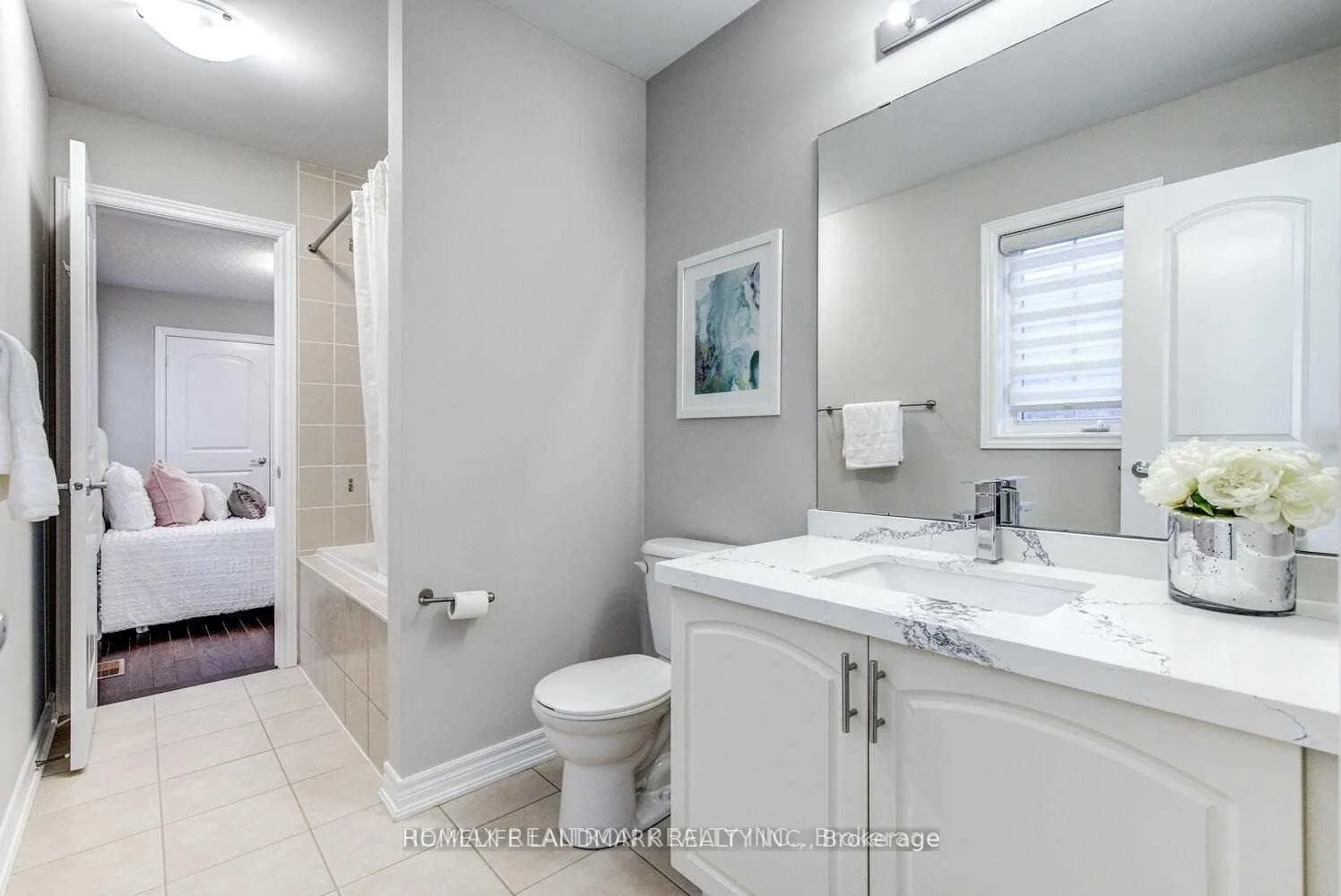 Photo 19 of 404 Lady Nadia Drive E, Vaughan, Patterson — HOMEH