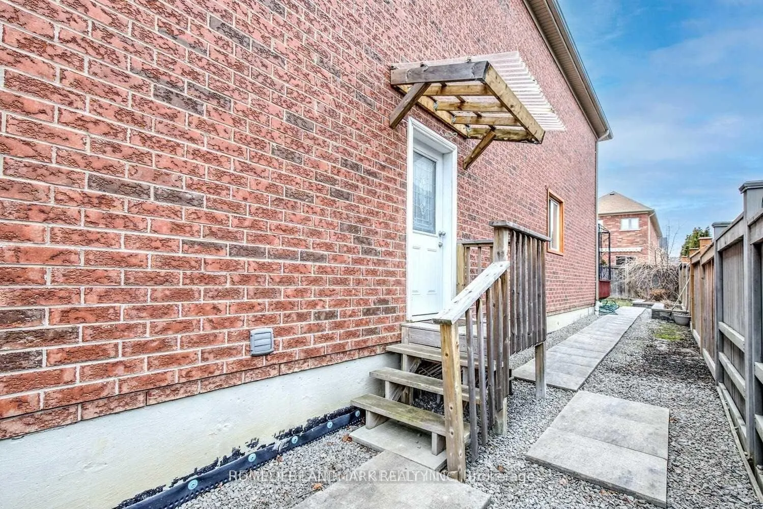 Photo 29 of 404 Lady Nadia Drive E, Vaughan, Patterson — HOMEH