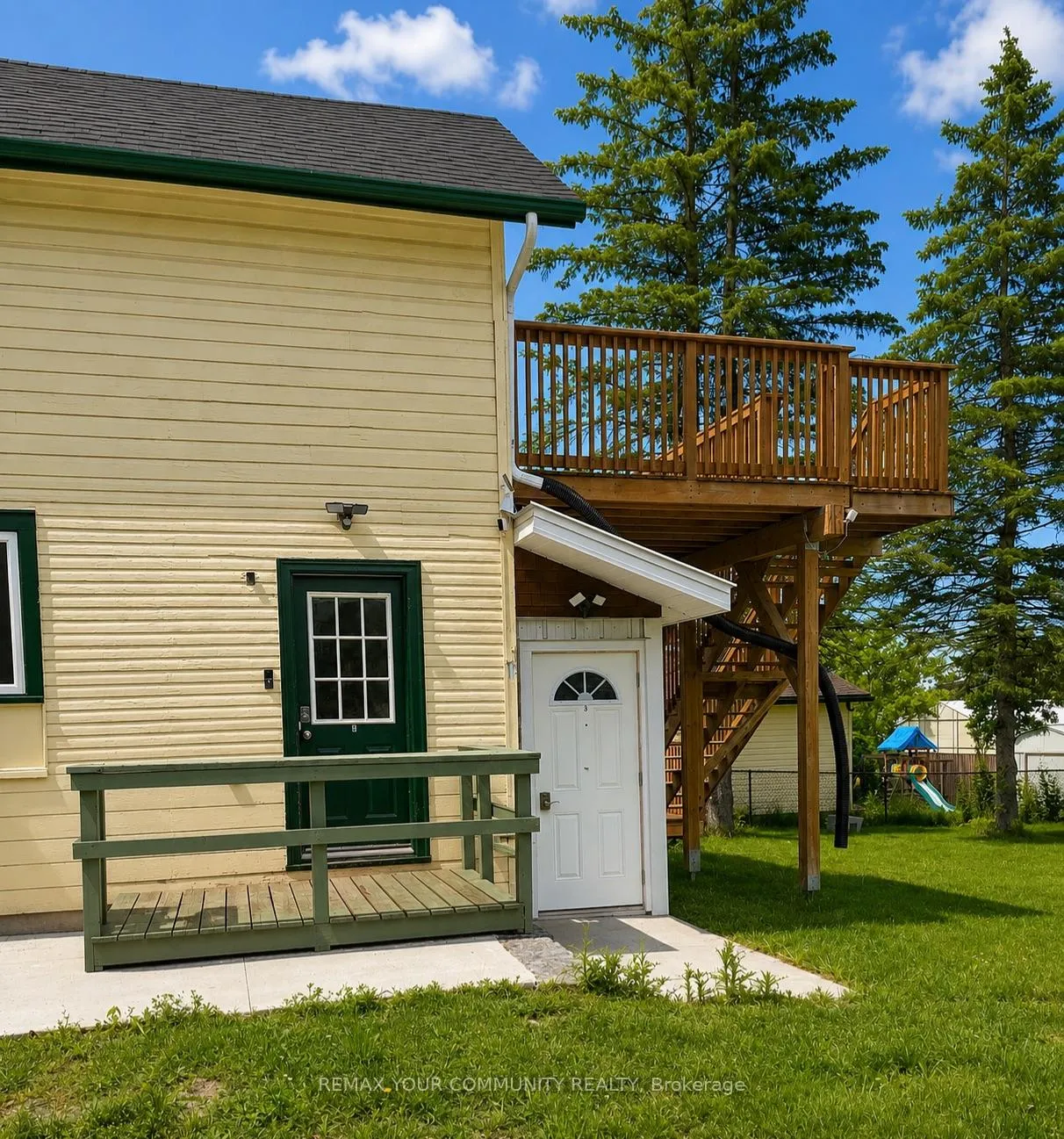 Photo 3 of 7 Mary Street E, Kawartha Lakes, Lindsay — HOMEH