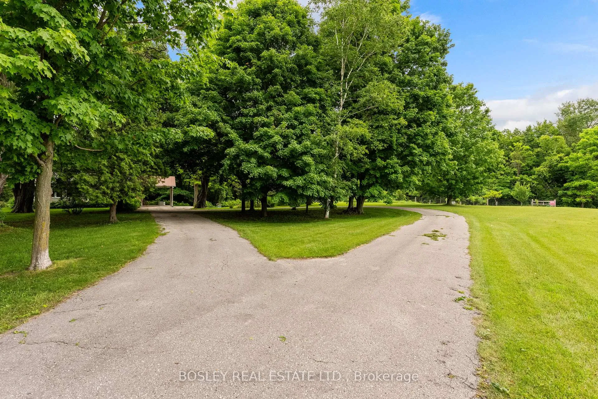 Photo 4 of 77446 Orchard Line, Central Huron, Goderich — HOMEH