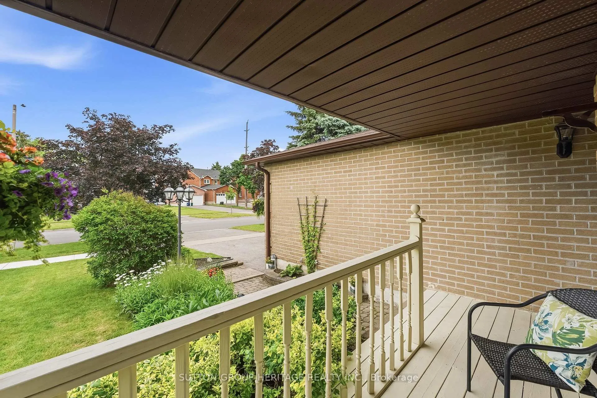 Photo 4 of 42 Ritchie Avenue, Ajax, Central — HOMEH