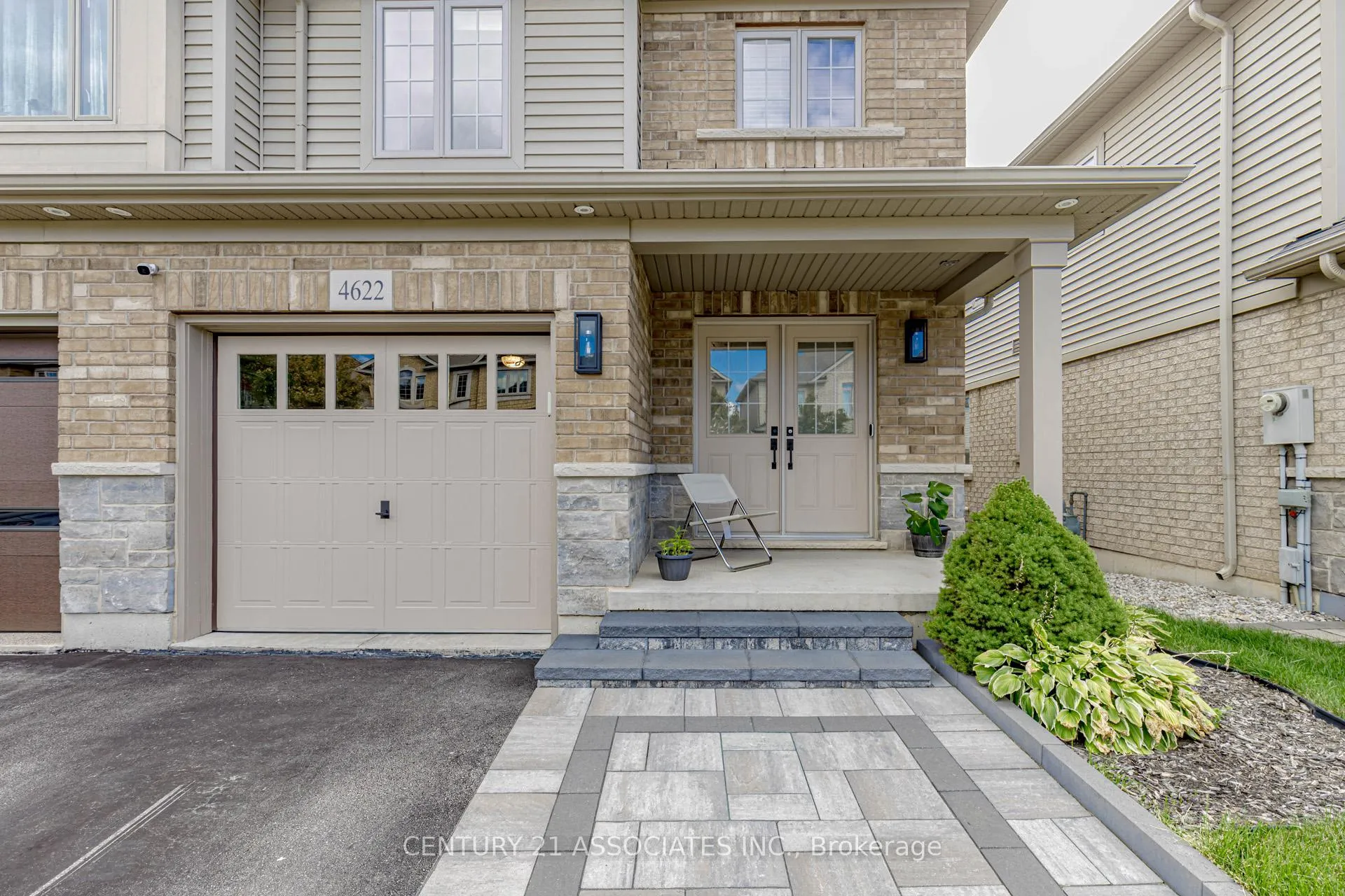 Photo 2 of 4622 Keystone Crescent, Burlington, Alton — HOMEH
