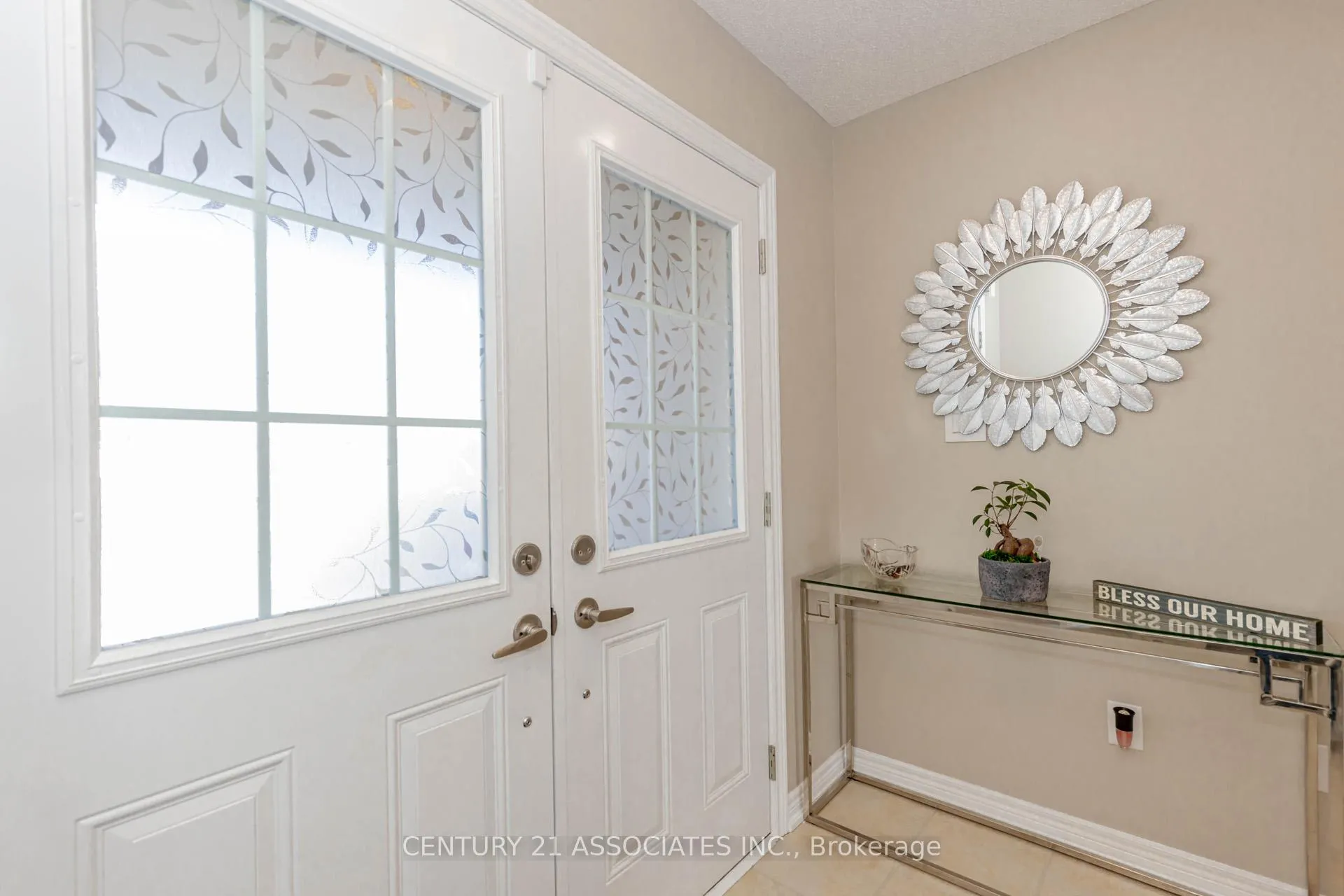 Photo 3 of 4622 Keystone Crescent, Burlington, Alton — HOMEH