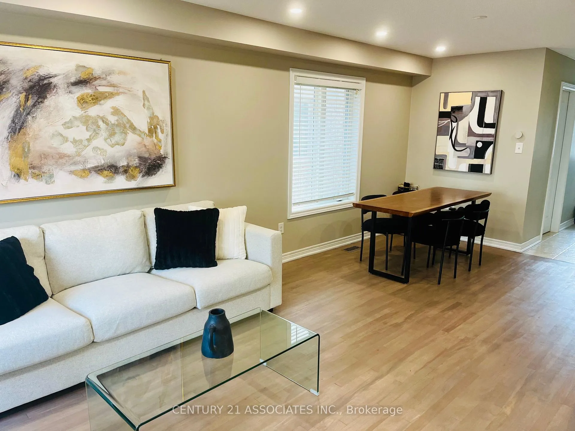 Photo 6 of 4622 Keystone Crescent, Burlington, Alton — HOMEH