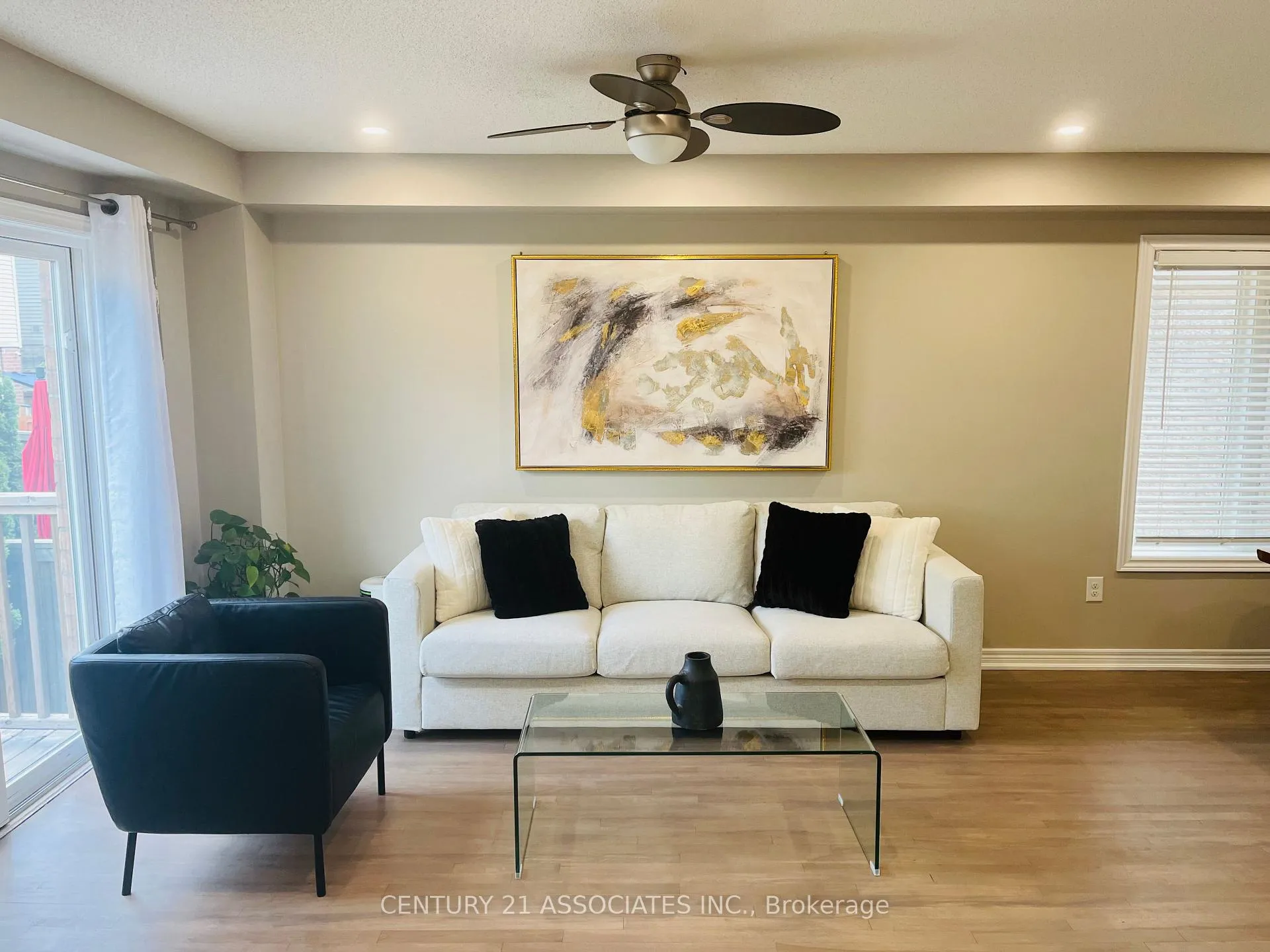 Photo 7 of 4622 Keystone Crescent, Burlington, Alton — HOMEH