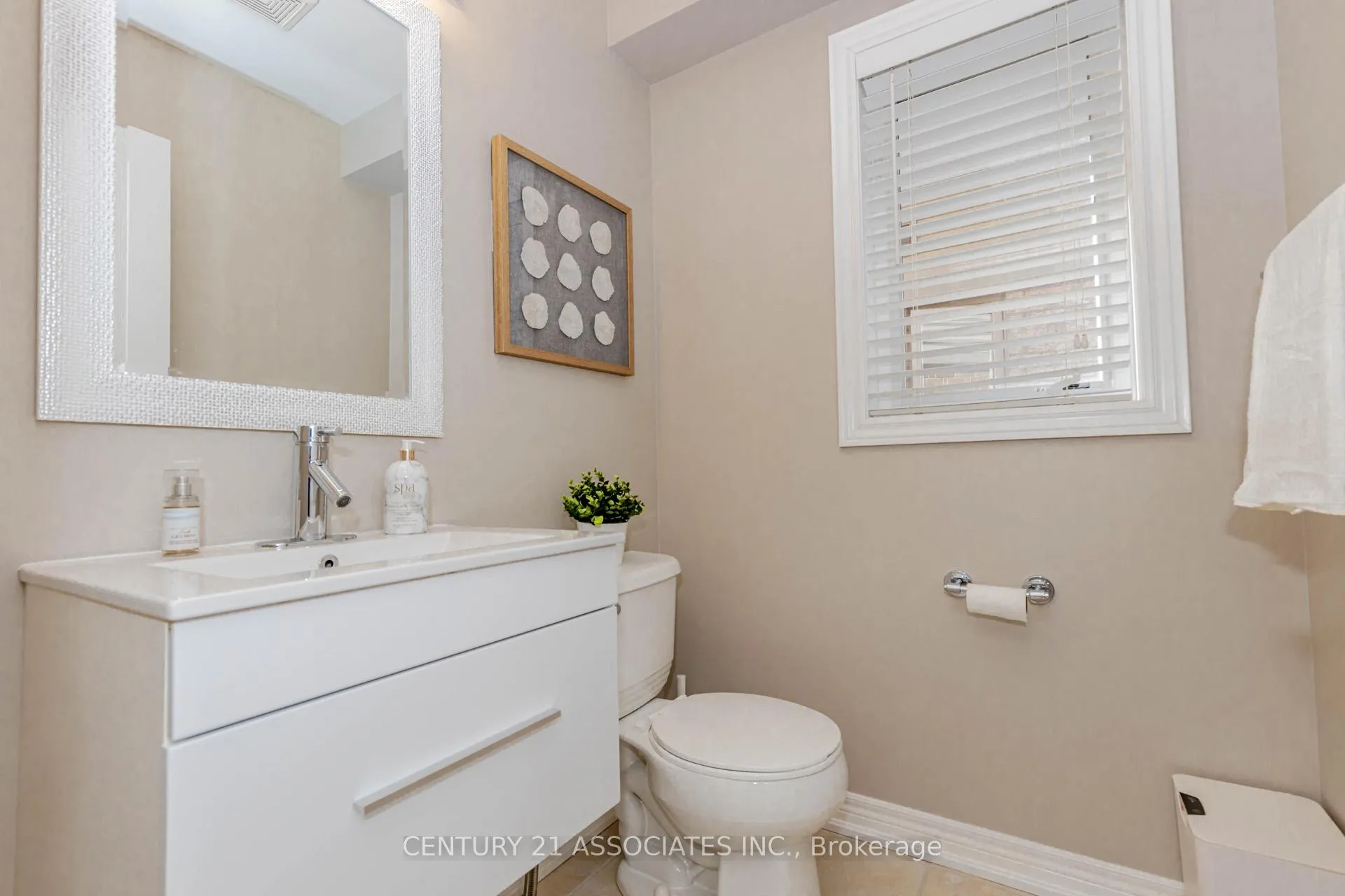 Photo 10 of 4622 Keystone Crescent, Burlington, Alton — HOMEH