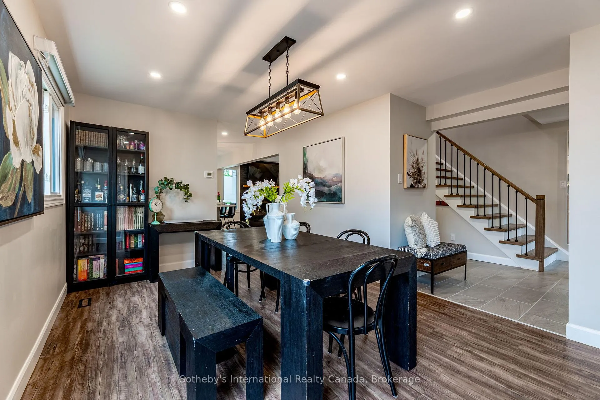 Photo 7 of 23 Carr Drive, Barrie, Letitia Heights — HOMEH