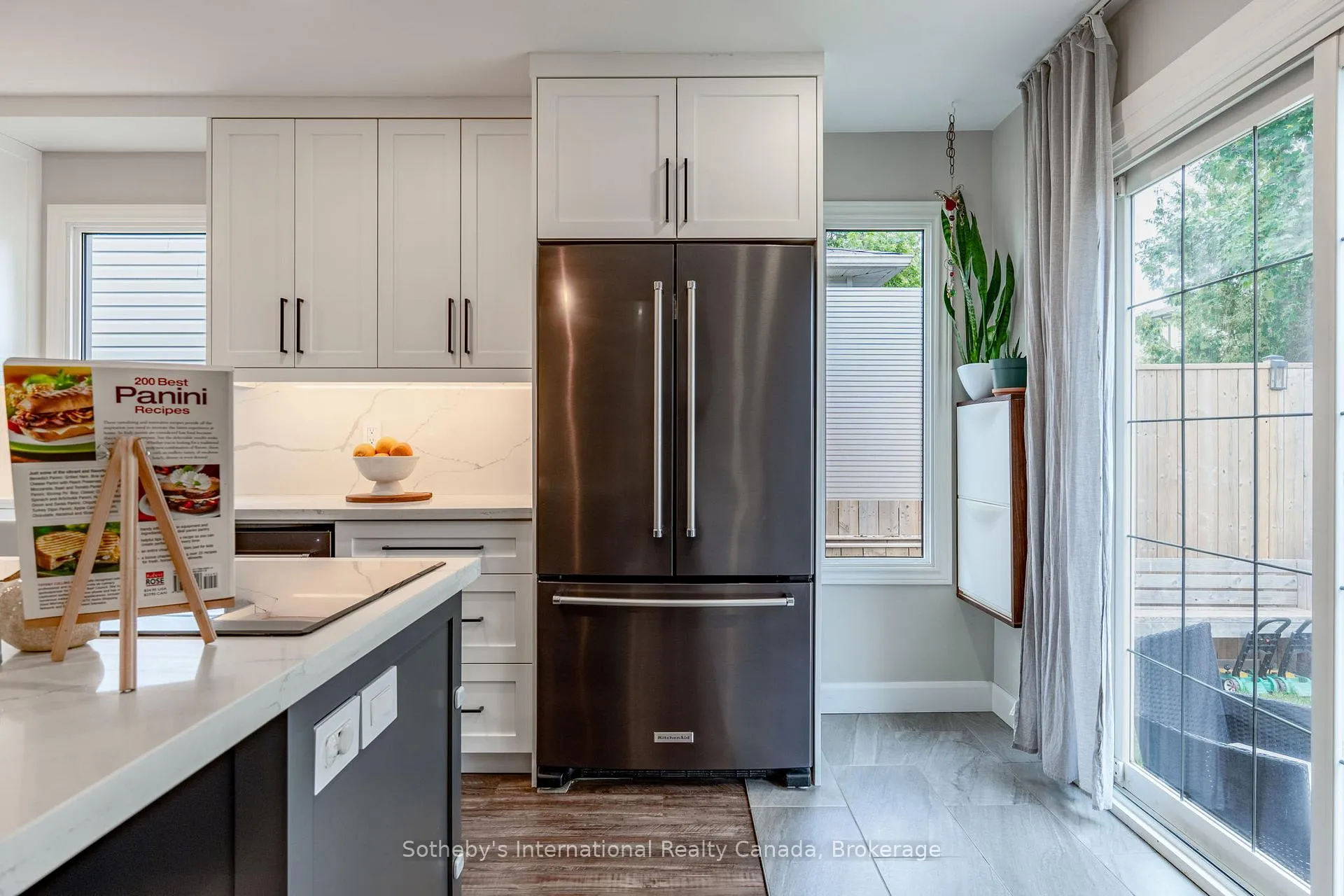Photo 10 of 23 Carr Drive, Barrie, Letitia Heights — HOMEH