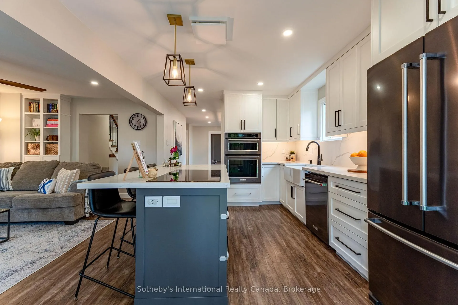 Photo 13 of 23 Carr Drive, Barrie, Letitia Heights — HOMEH