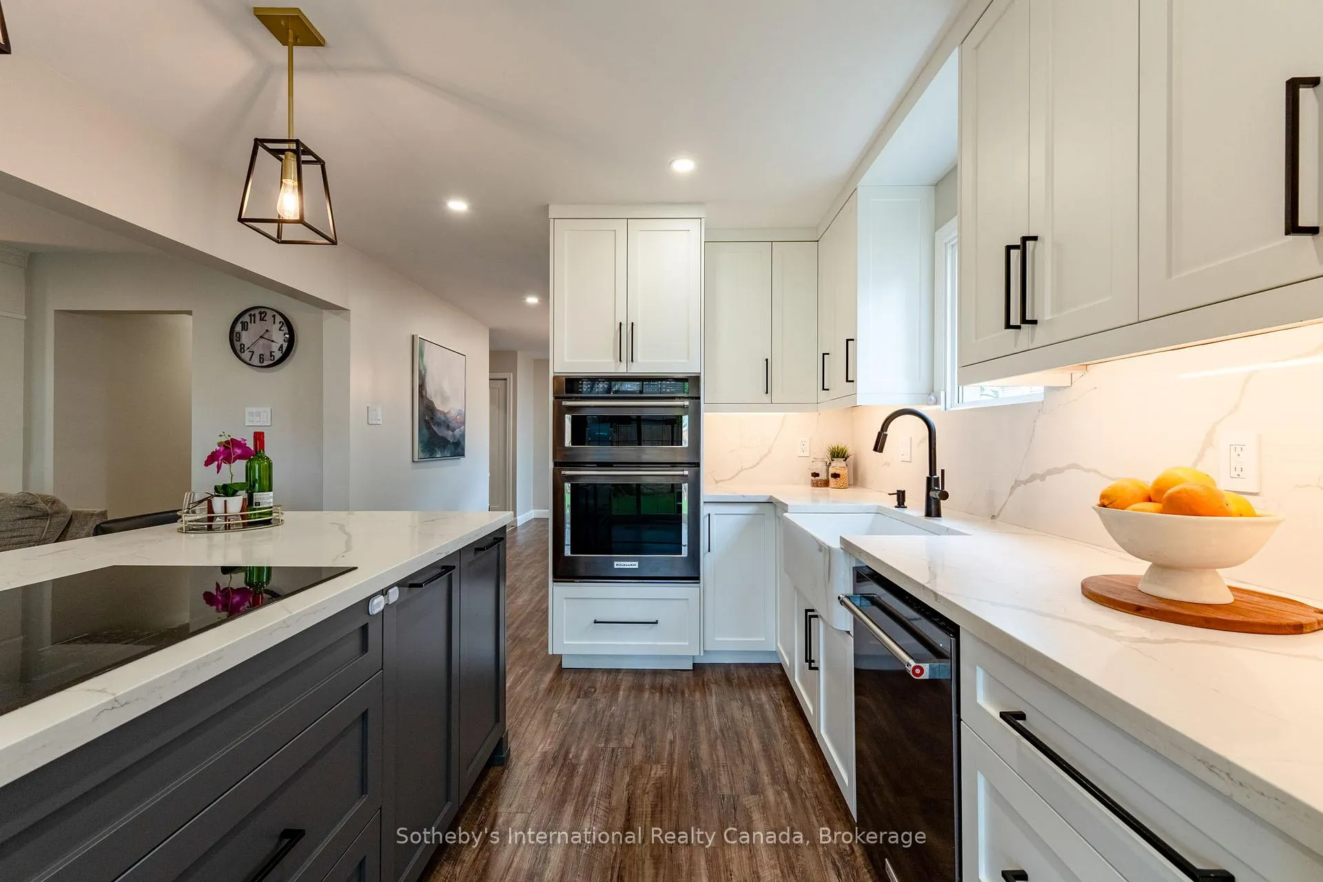 Photo 14 of 23 Carr Drive, Barrie, Letitia Heights — HOMEH