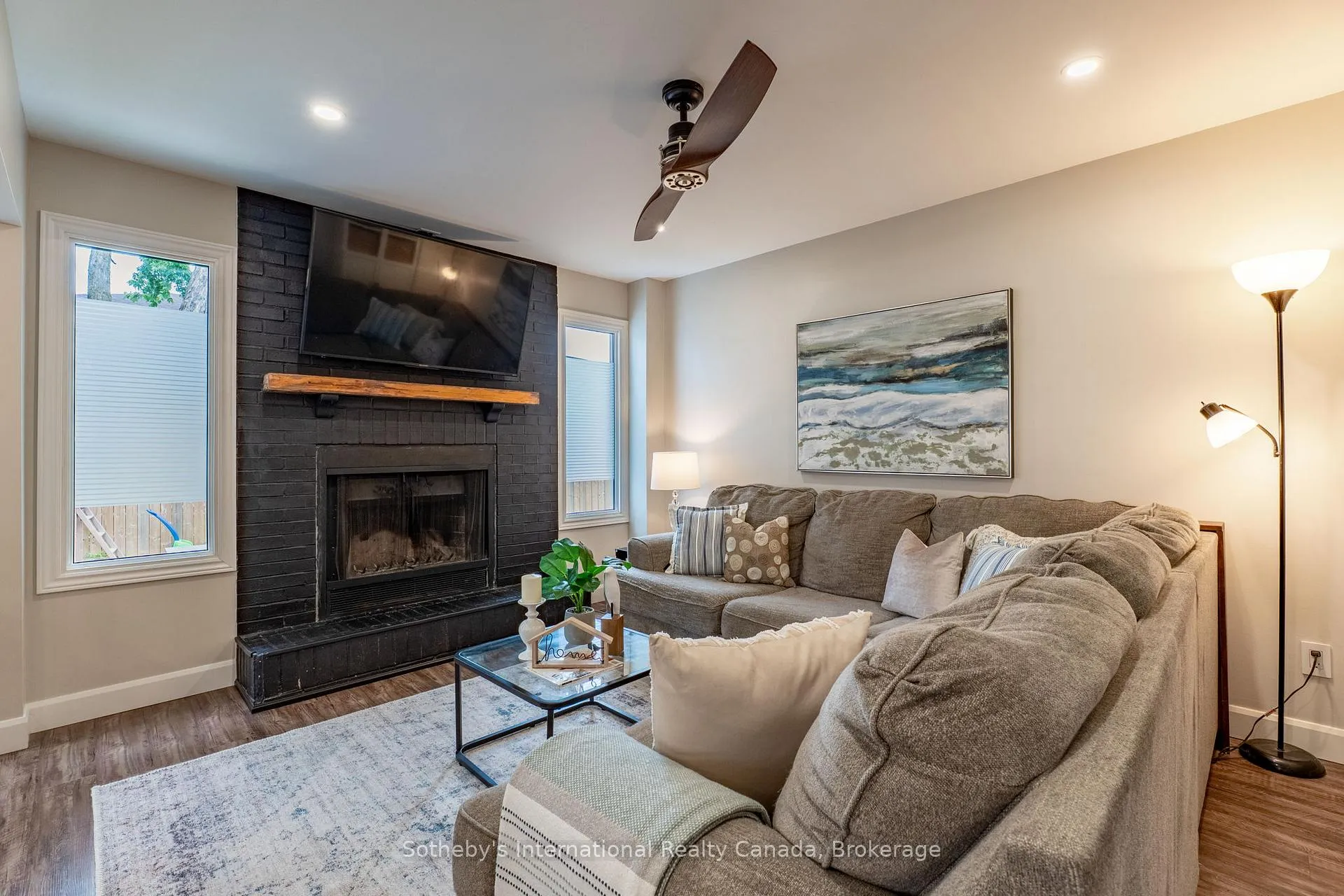 Photo 21 of 23 Carr Drive, Barrie, Letitia Heights — HOMEH