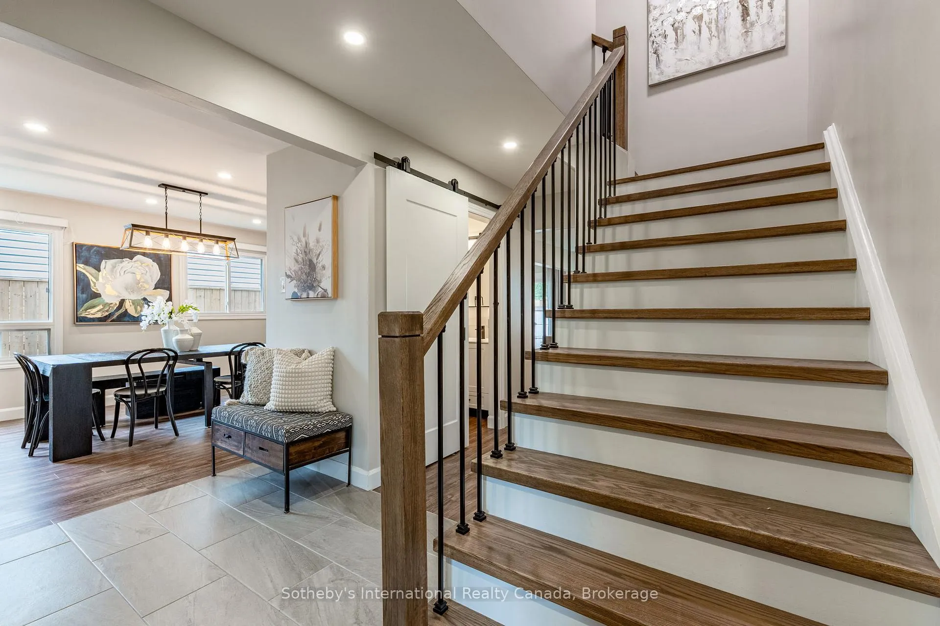 Photo 24 of 23 Carr Drive, Barrie, Letitia Heights — HOMEH