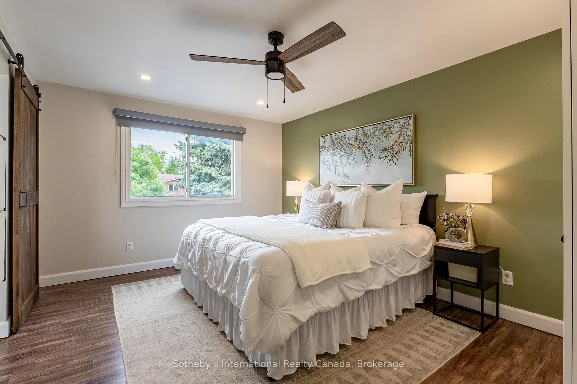 Photo 27 of 23 Carr Drive, Barrie, Letitia Heights — HOMEH