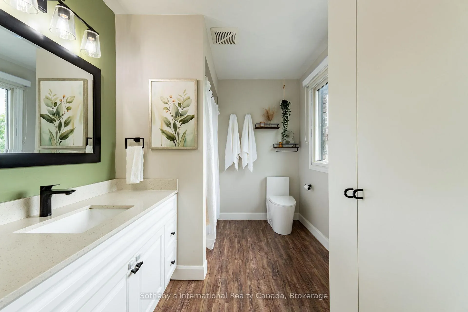 Photo 30 of 23 Carr Drive, Barrie, Letitia Heights — HOMEH