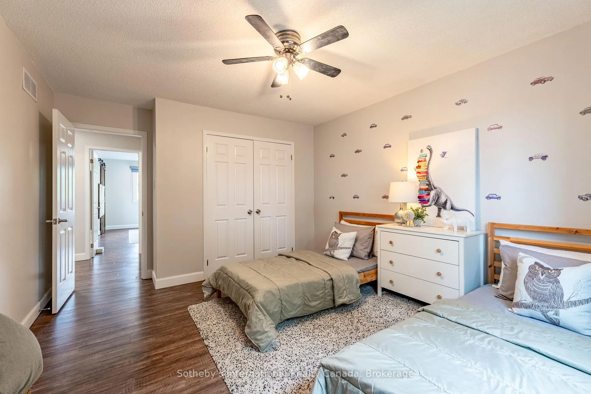Photo 34 of 23 Carr Drive, Barrie, Letitia Heights — HOMEH