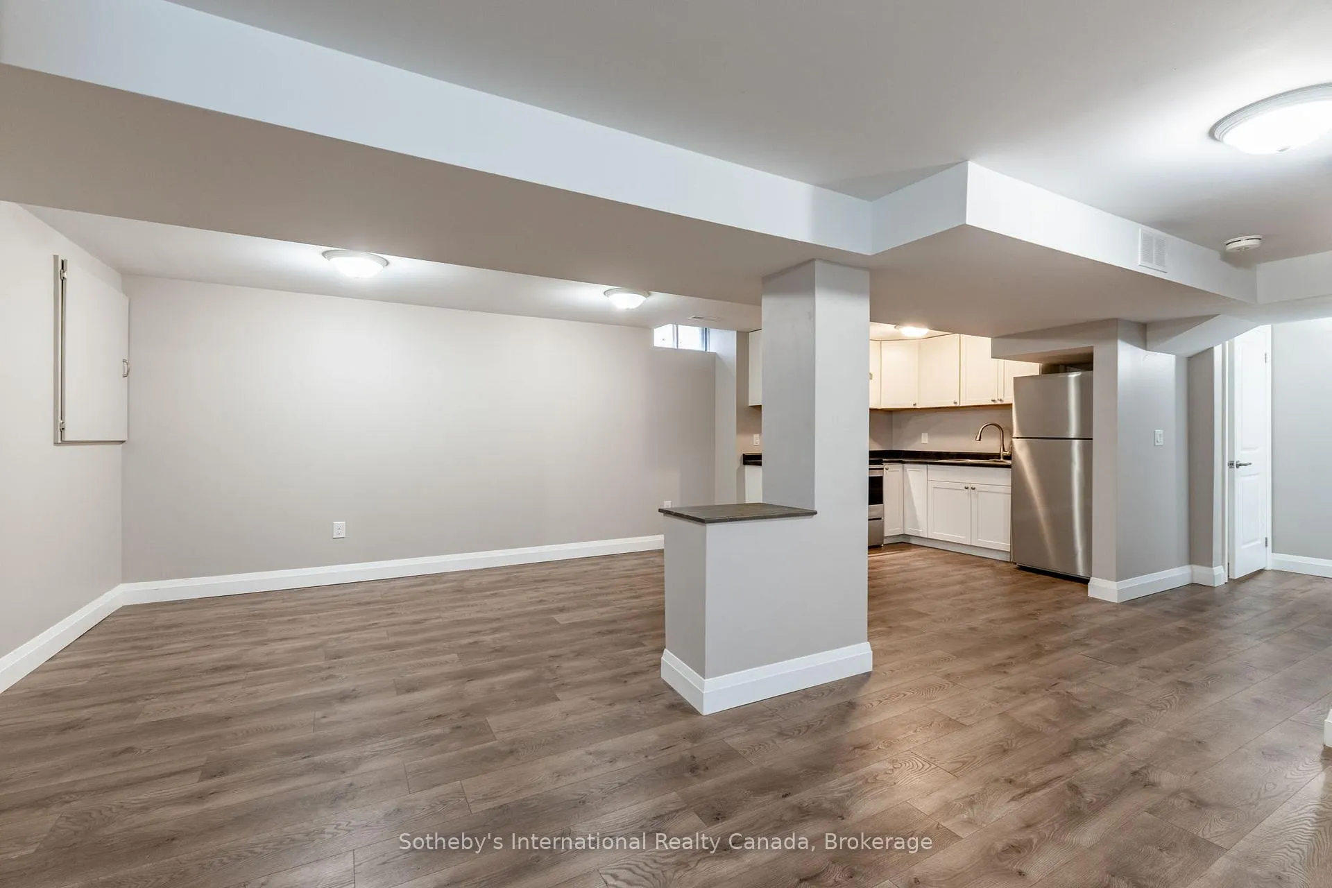 Photo 42 of 23 Carr Drive, Barrie, Letitia Heights — HOMEH