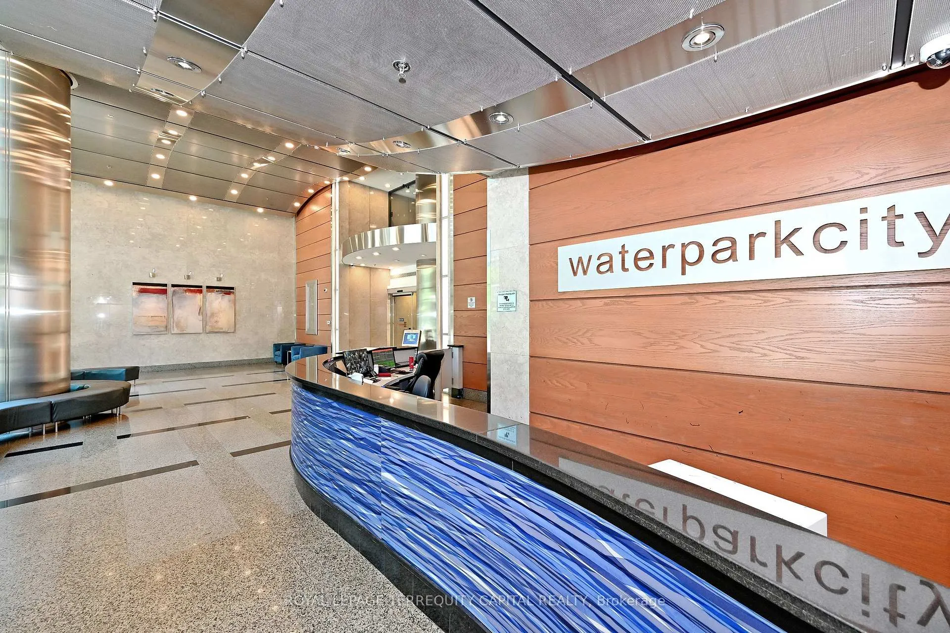 Photo 5 of Unit 405, 219 Fort York Boulevard, Toronto, Waterfront Communities — HOMEH