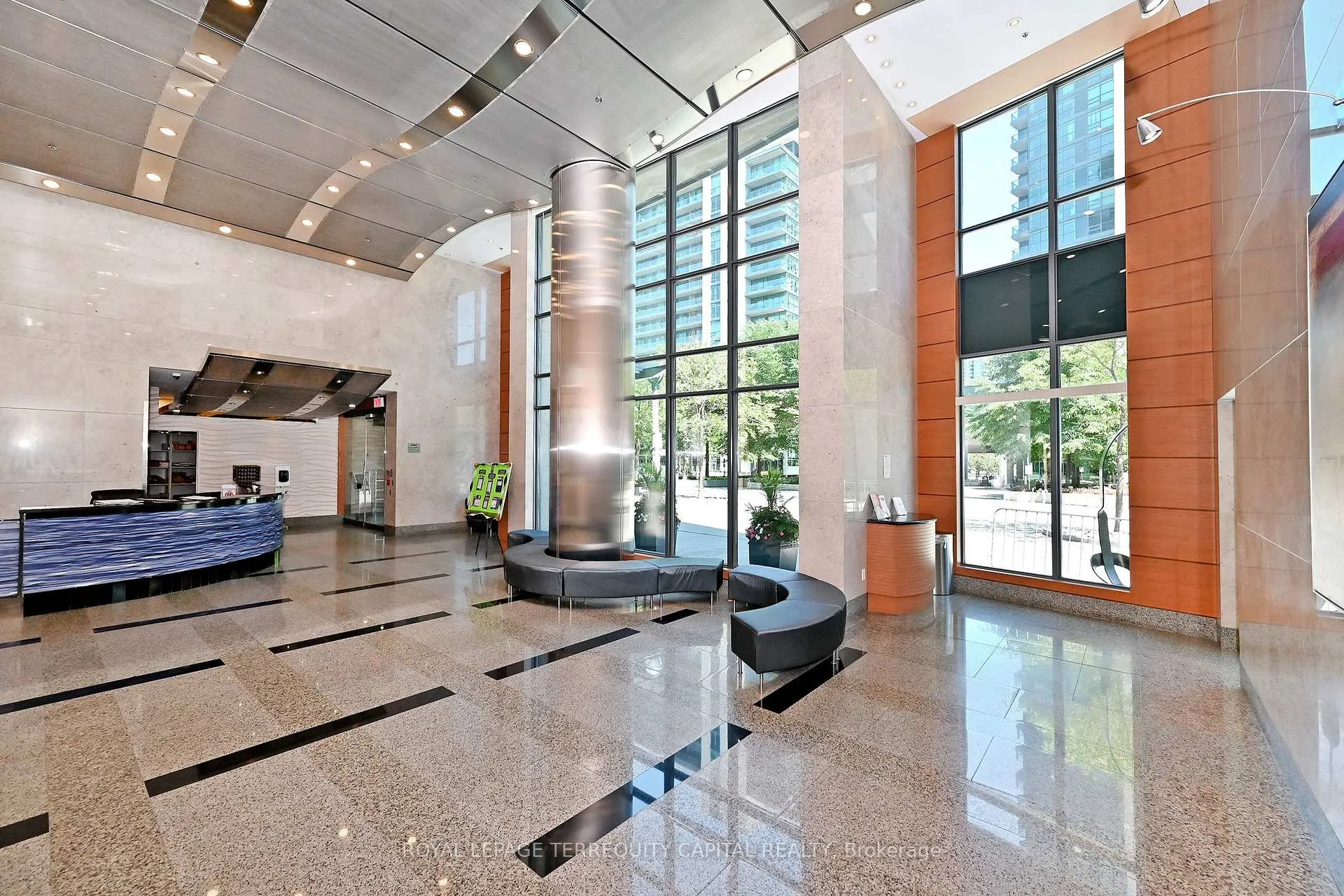 Photo 6 of Unit 405, 219 Fort York Boulevard, Toronto, Waterfront Communities — HOMEH