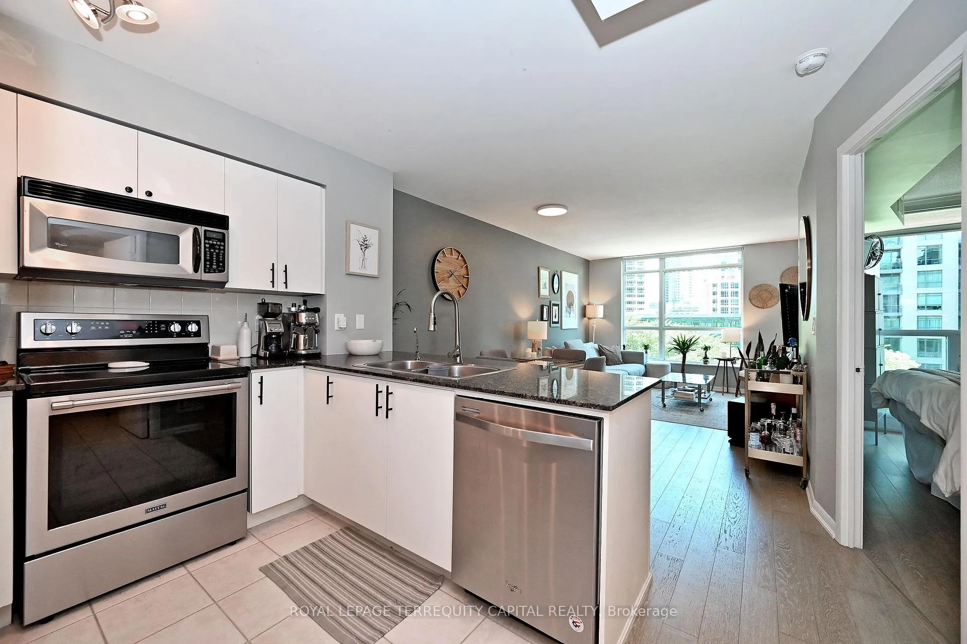 Photo 12 of Unit 405, 219 Fort York Boulevard, Toronto, Waterfront Communities — HOMEH