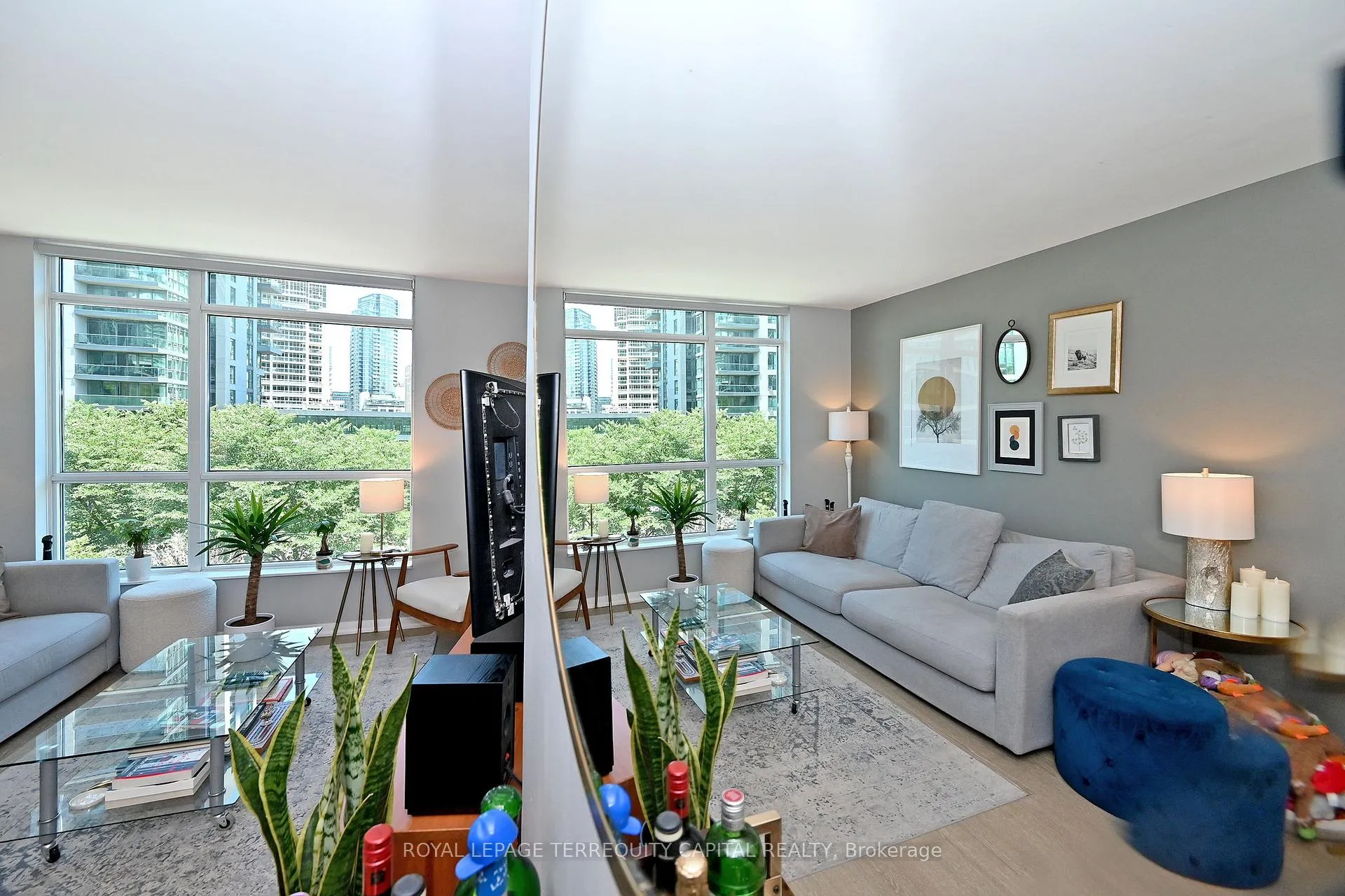 Photo 17 of Unit 405, 219 Fort York Boulevard, Toronto, Waterfront Communities — HOMEH
