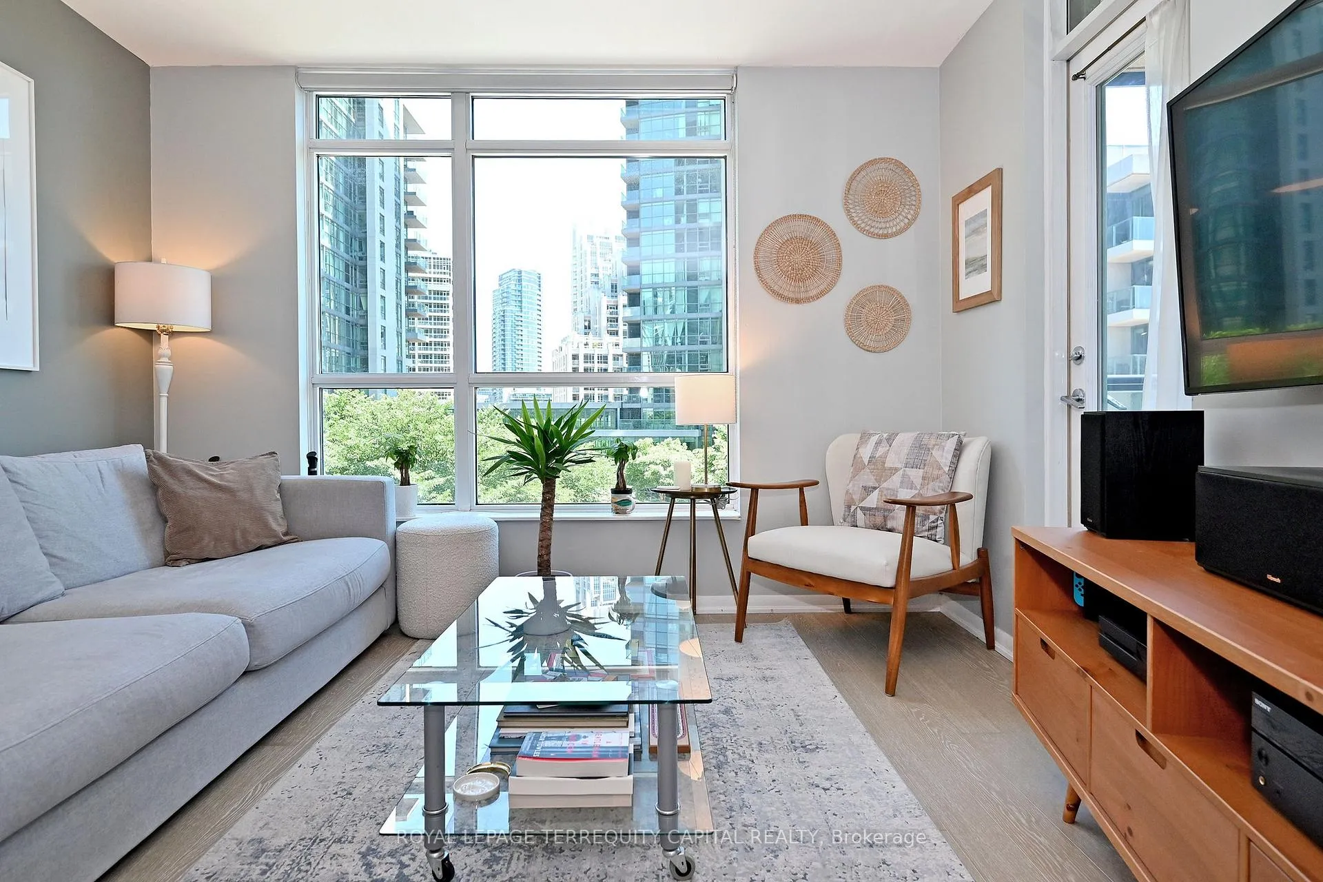 Photo 19 of Unit 405, 219 Fort York Boulevard, Toronto, Waterfront Communities — HOMEH