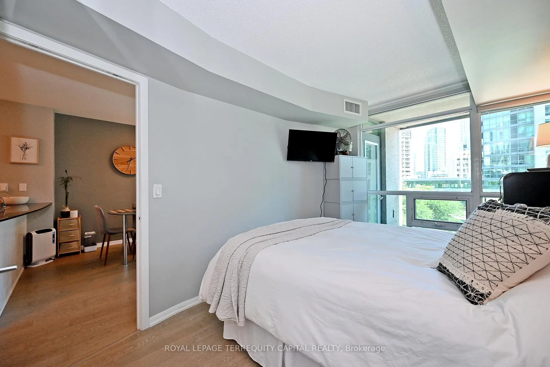 Photo 30 of Unit 405, 219 Fort York Boulevard, Toronto, Waterfront Communities — HOMEH