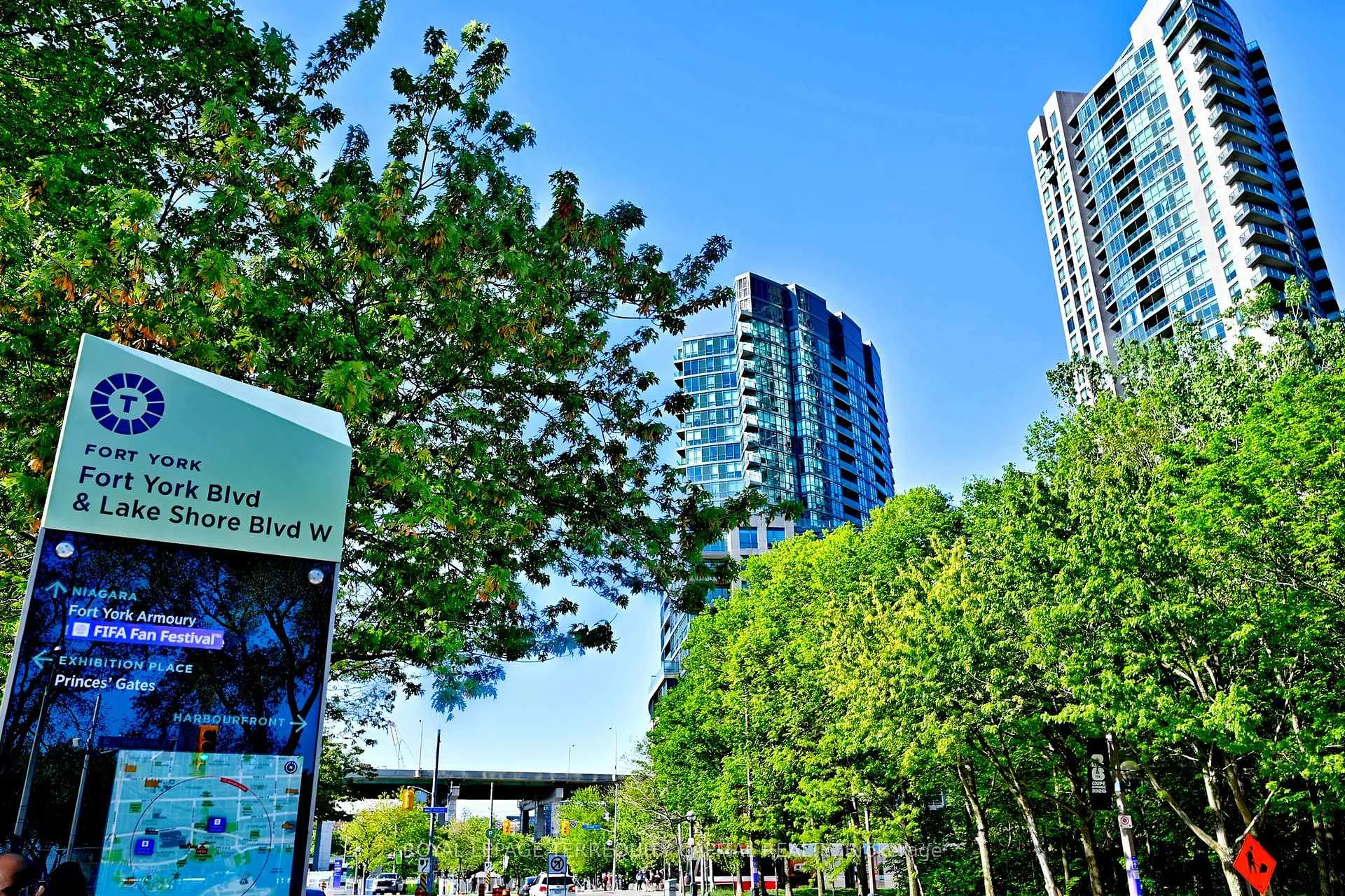 Photo 45 of Unit 405, 219 Fort York Boulevard, Toronto, Waterfront Communities — HOMEH